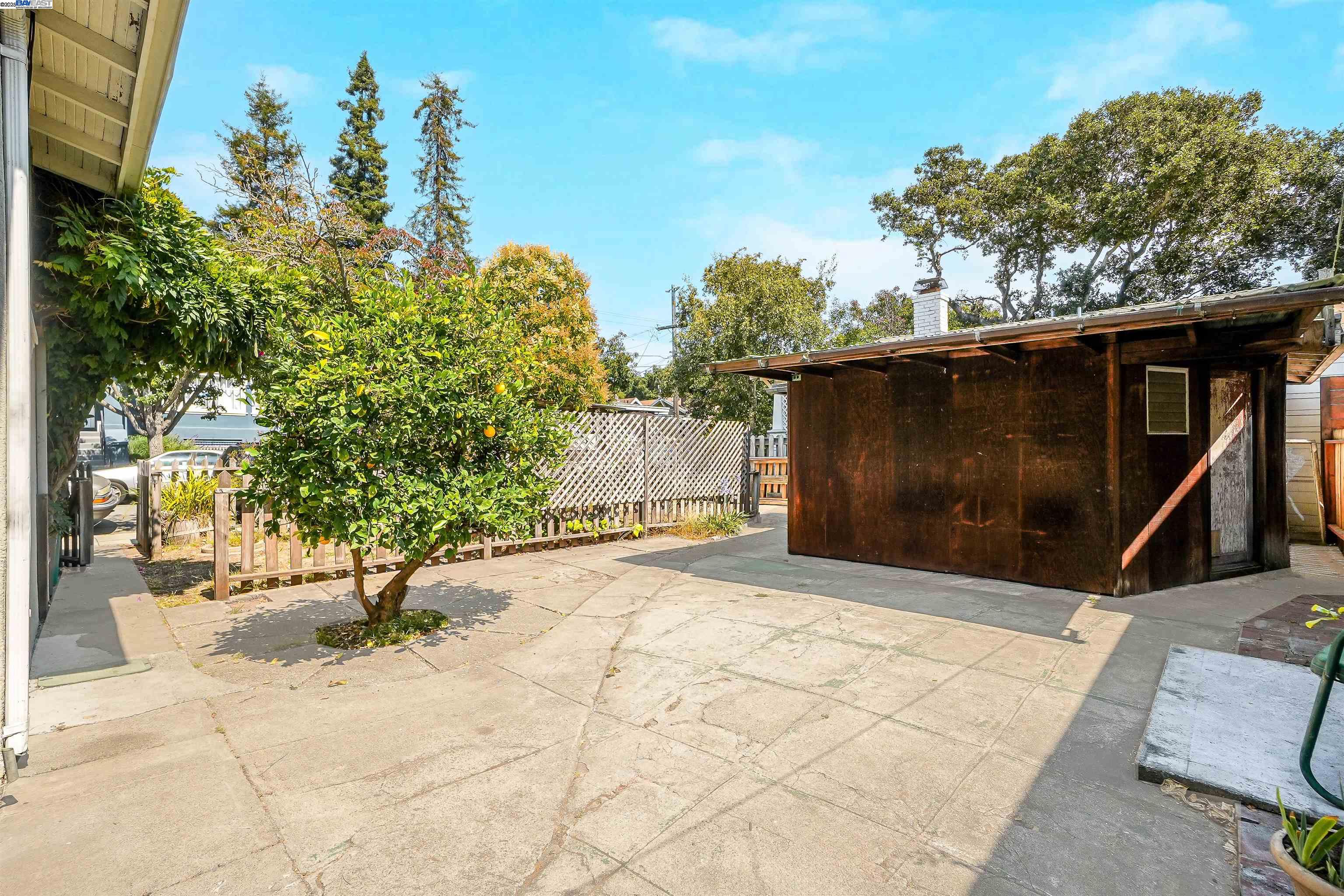 Detail Gallery Image 34 of 48 For 57 Entrada Ave, Oakland,  CA 94611 - 3 Beds | 1 Baths