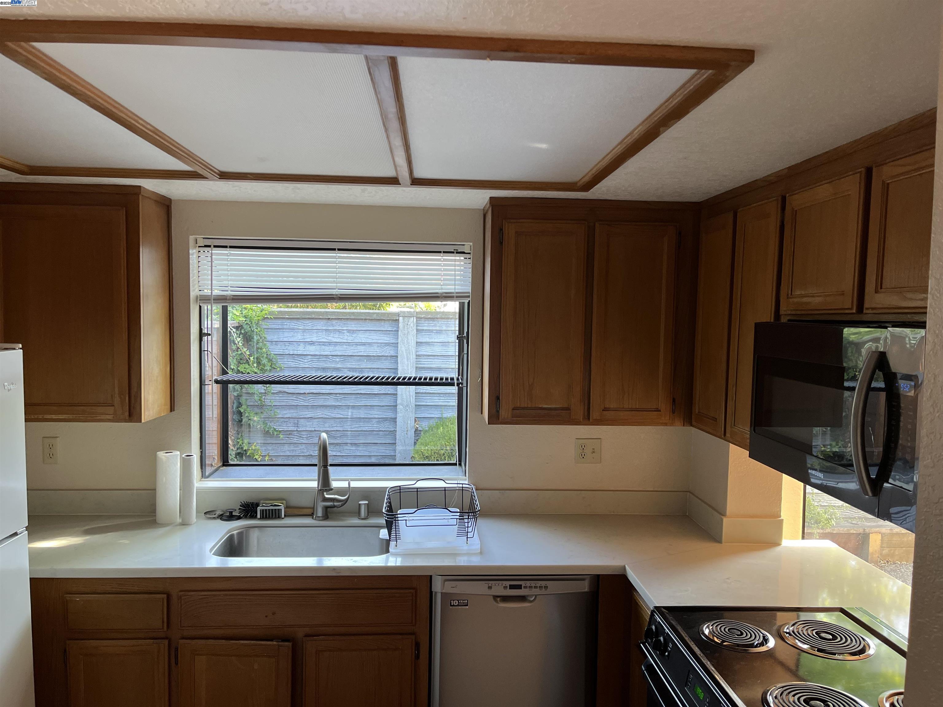 Detail Gallery Image 2 of 10 For 38806 Stillwater Cmn, Fremont,  CA 94536 - 2 Beds | 2 Baths