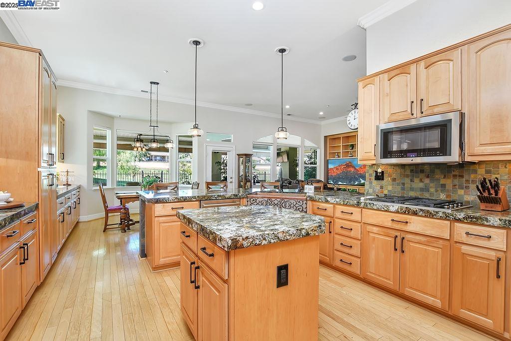 Detail Gallery Image 17 of 45 For 1131 Burghley Ln, Brentwood,  CA 94513 - 2 Beds | 2/1 Baths