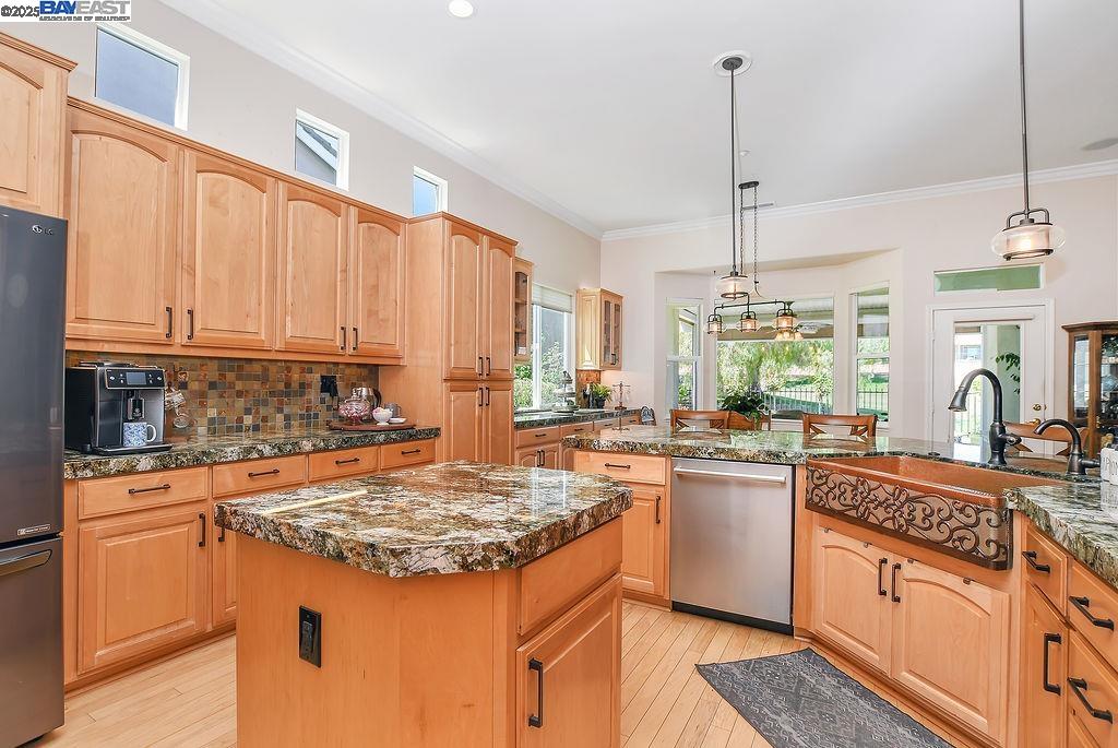 Detail Gallery Image 19 of 45 For 1131 Burghley Ln, Brentwood,  CA 94513 - 2 Beds | 2/1 Baths