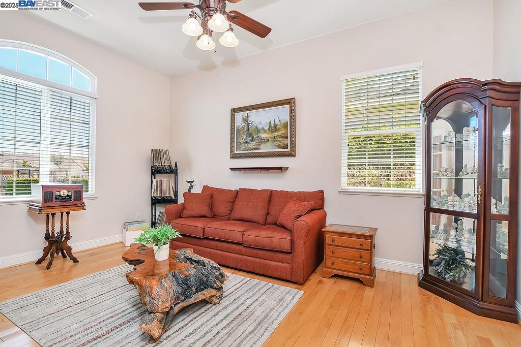 Detail Gallery Image 10 of 45 For 1131 Burghley Ln, Brentwood,  CA 94513 - 2 Beds | 2/1 Baths
