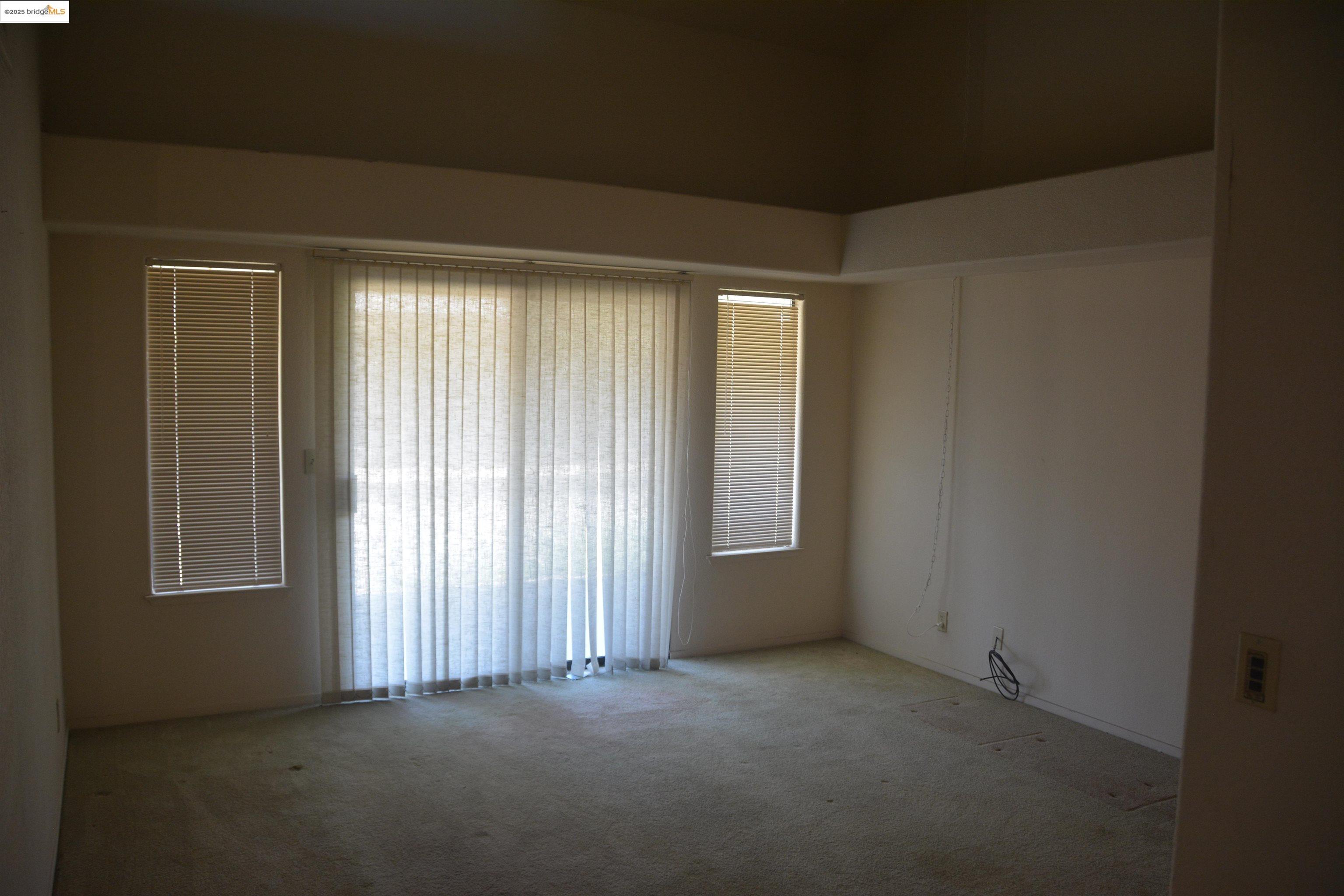 Detail Gallery Image 4 of 50 For 1018 Snowgoose Ln, Manteca,  CA 95337 - 4 Beds | 2/1 Baths