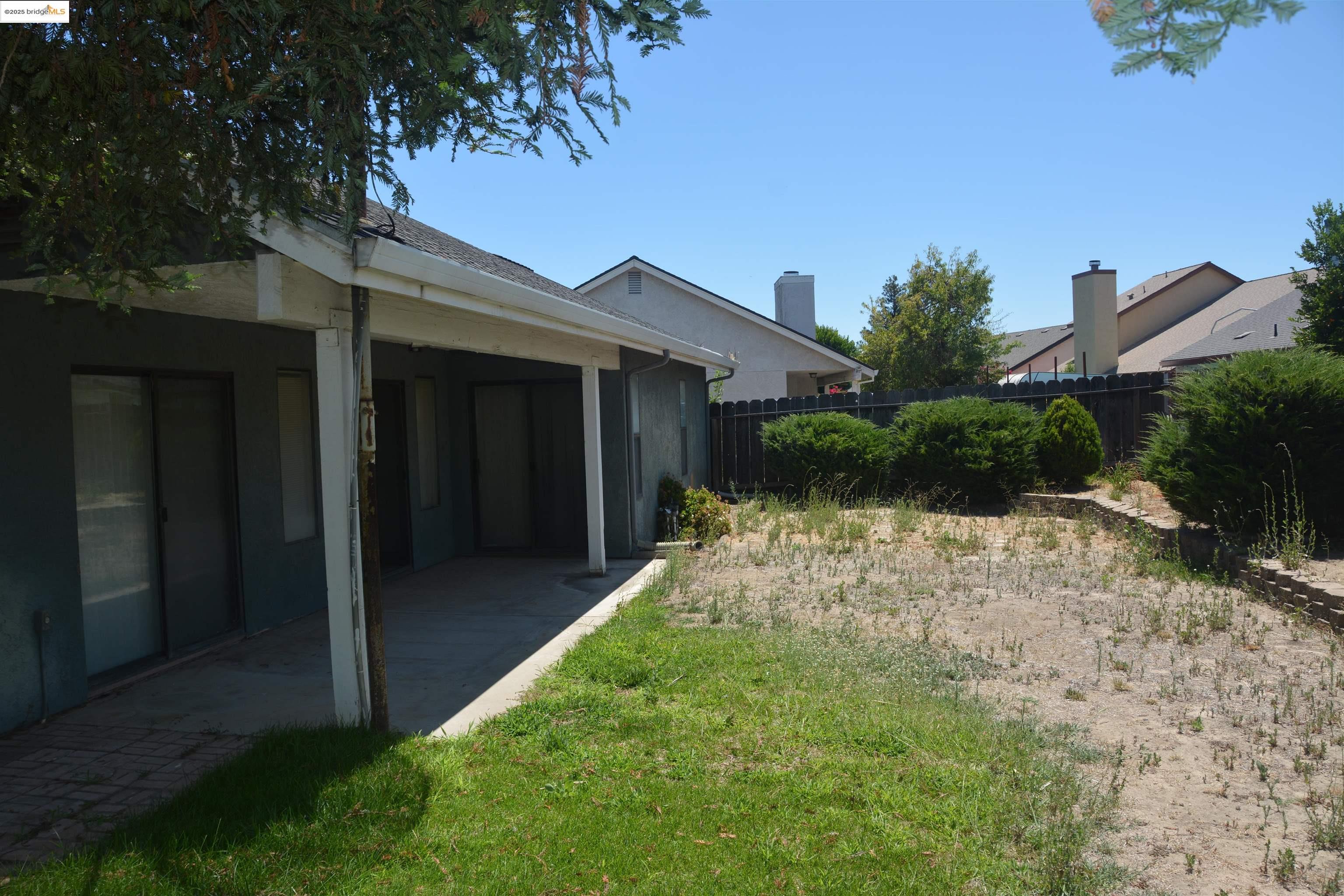 Detail Gallery Image 42 of 50 For 1018 Snowgoose Ln, Manteca,  CA 95337 - 4 Beds | 2/1 Baths