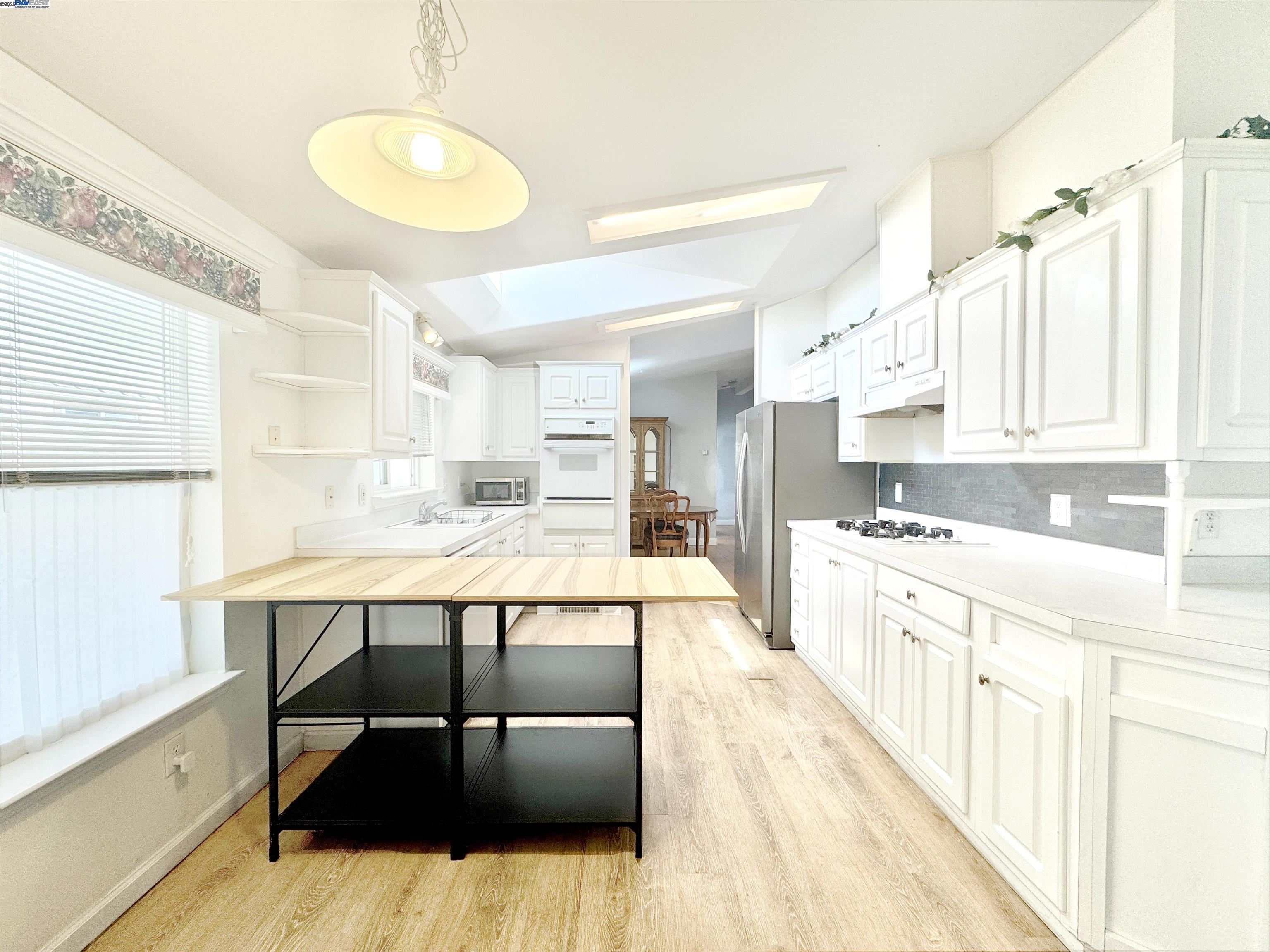 Detail Gallery Image 13 of 18 For 1225 Vienna Dr #604,  Sunnyvale,  CA 94089 - 4 Beds | 2 Baths