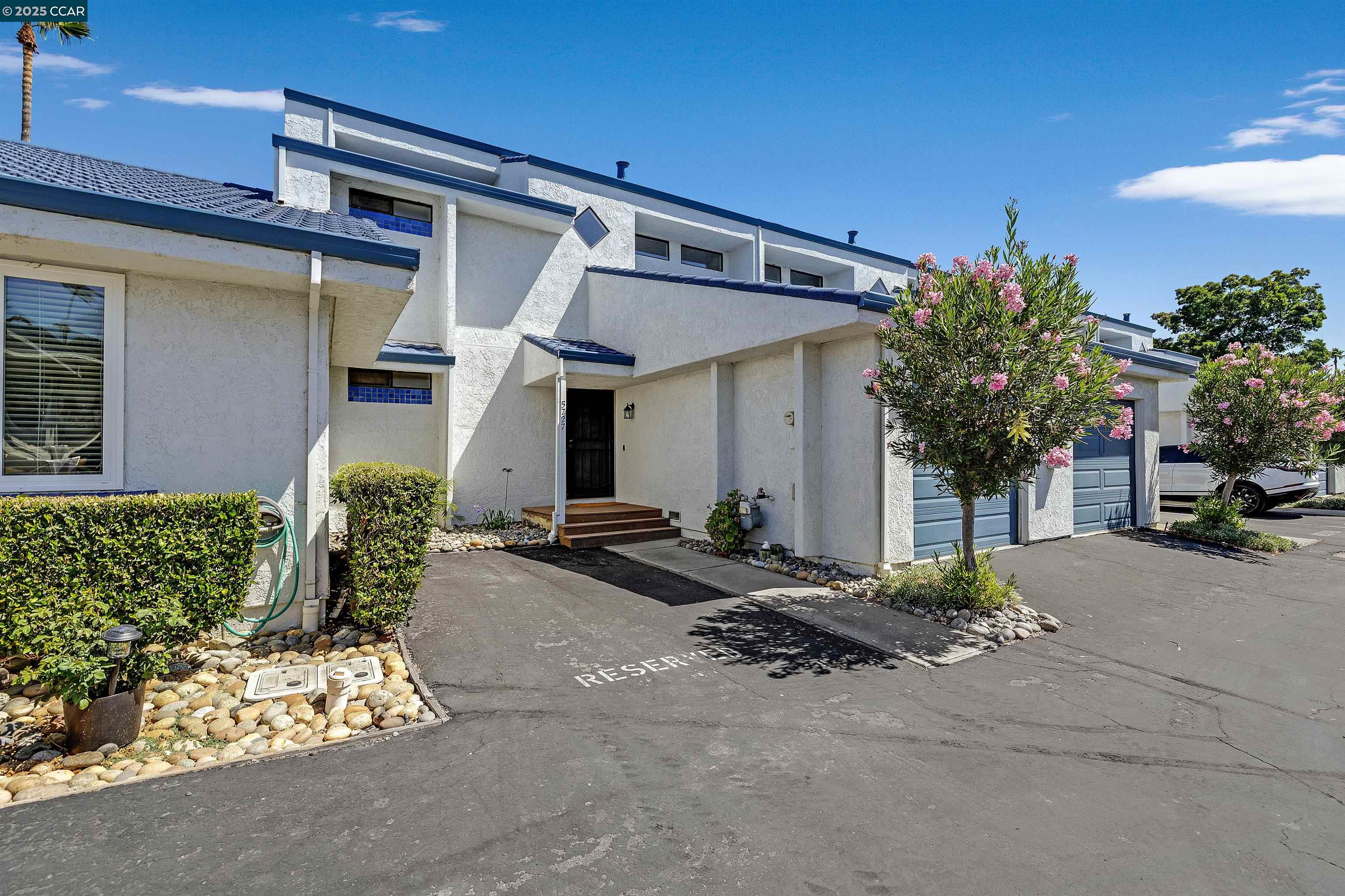 Detail Gallery Image 1 of 51 For 5727 Cutter Loop, Discovery Bay,  CA 94505 - 2 Beds | 2 Baths