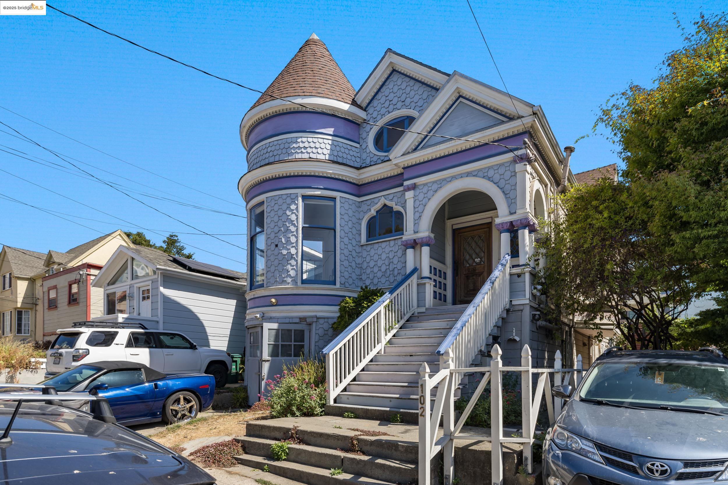 Detail Gallery Image 1 of 27 For 102 Hamilton Pl, Oakland,  CA 94612 - – Beds | – Baths