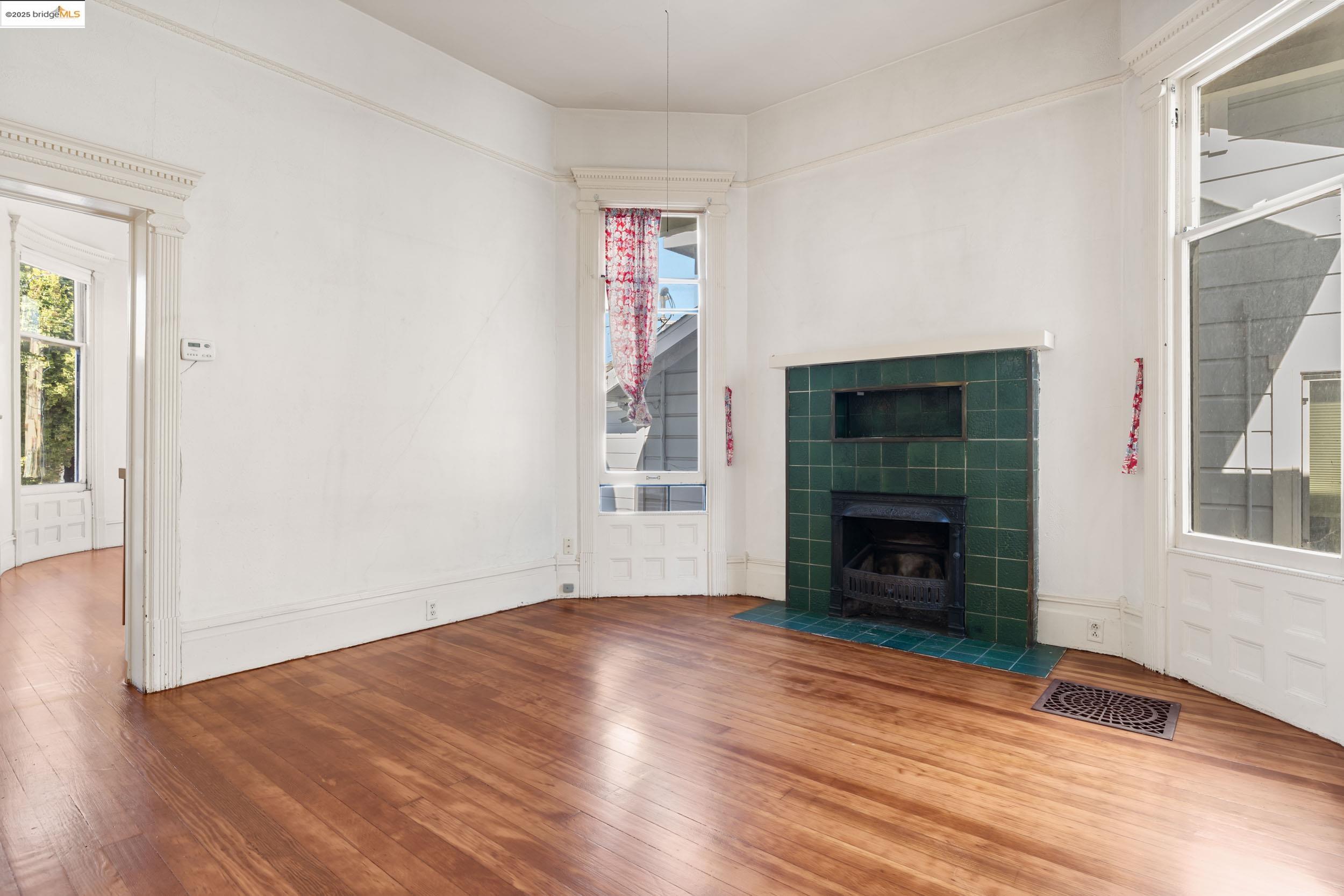 Detail Gallery Image 11 of 27 For 102 Hamilton Pl, Oakland,  CA 94612 - – Beds | – Baths