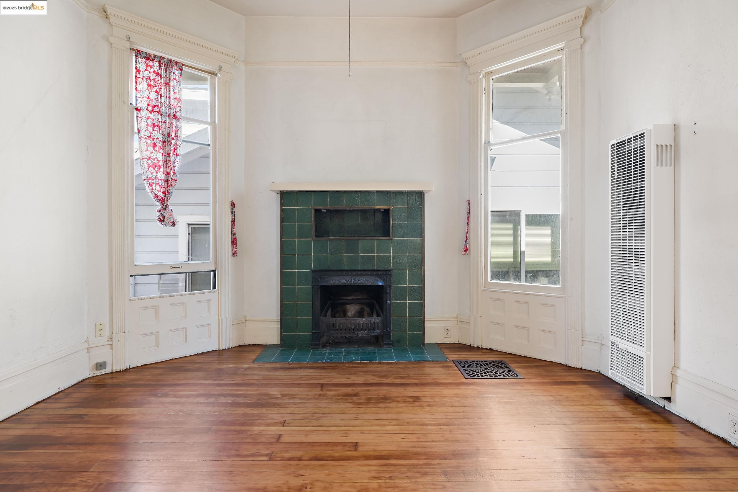 Detail Gallery Image 12 of 27 For 102 Hamilton Pl, Oakland,  CA 94612 - – Beds | – Baths