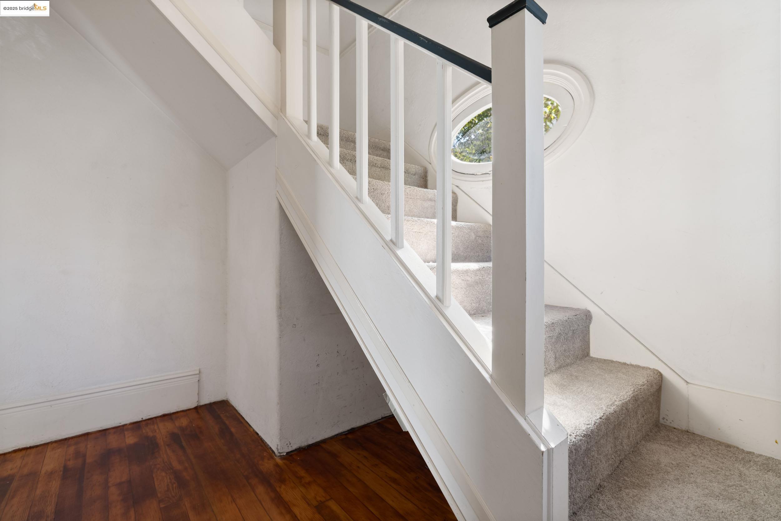 Detail Gallery Image 13 of 27 For 102 Hamilton Pl, Oakland,  CA 94612 - – Beds | – Baths