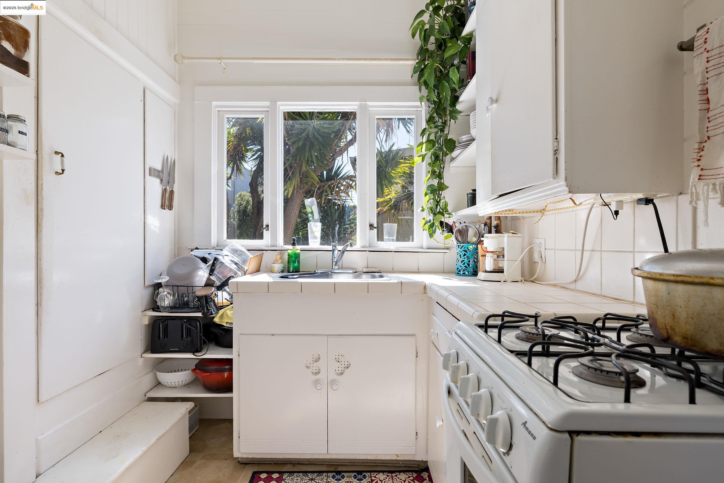 Detail Gallery Image 25 of 27 For 102 Hamilton Pl, Oakland,  CA 94612 - – Beds | – Baths