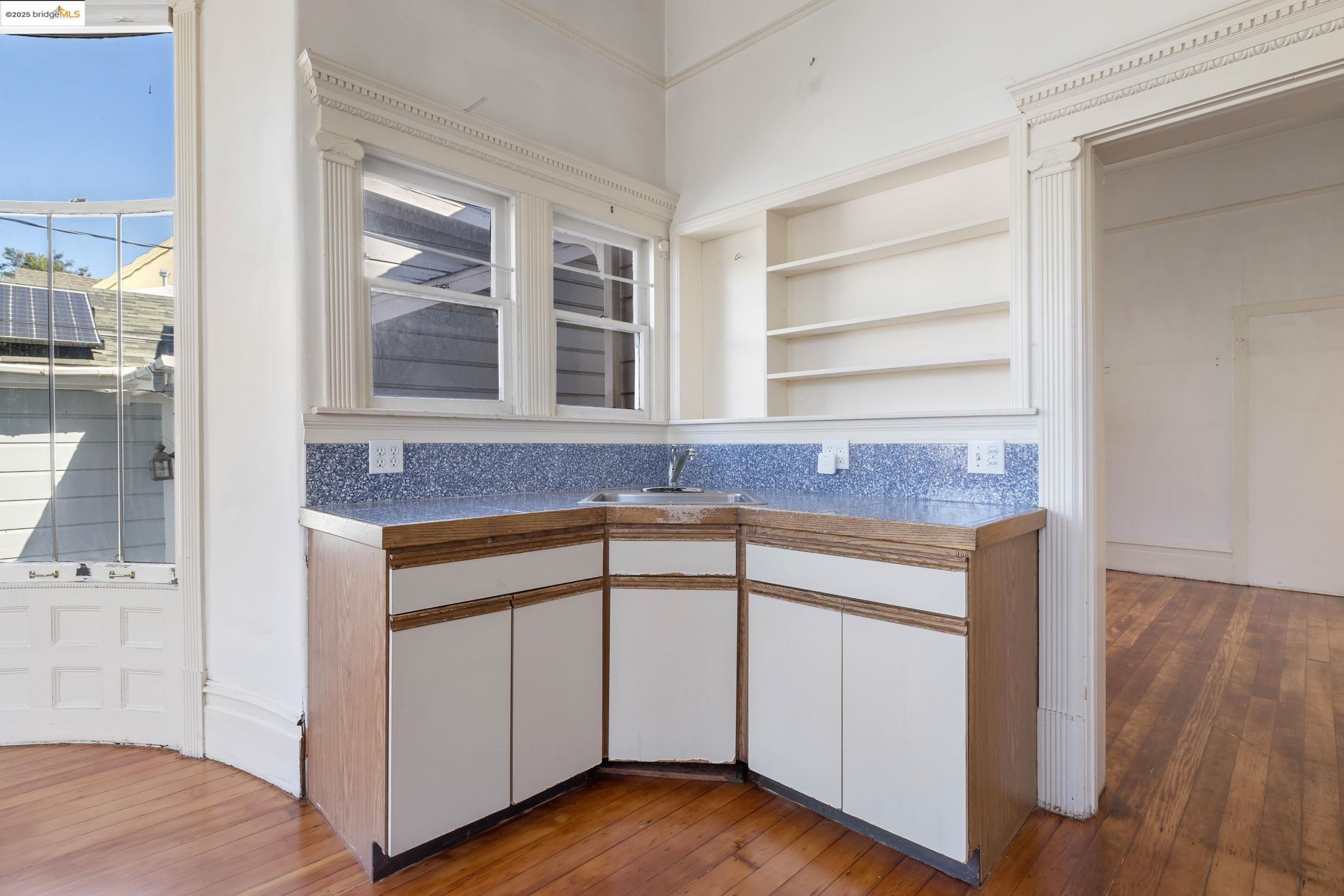 Detail Gallery Image 5 of 27 For 102 Hamilton Pl, Oakland,  CA 94612 - – Beds | – Baths