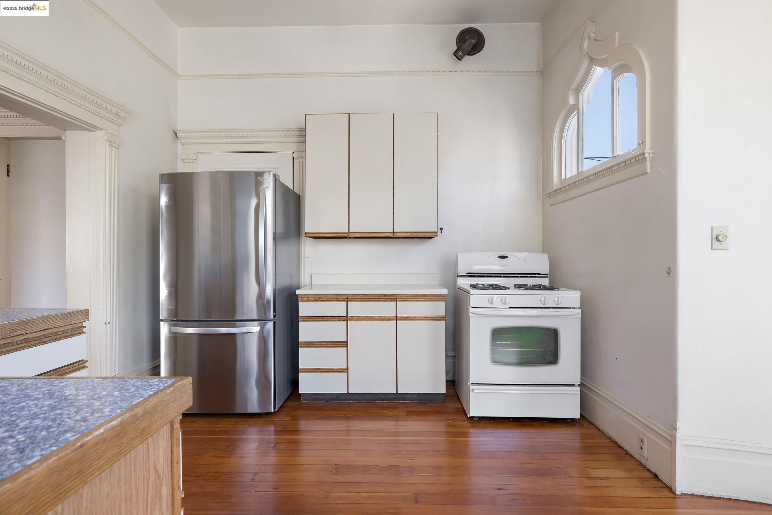 Detail Gallery Image 7 of 27 For 102 Hamilton Pl, Oakland,  CA 94612 - – Beds | – Baths