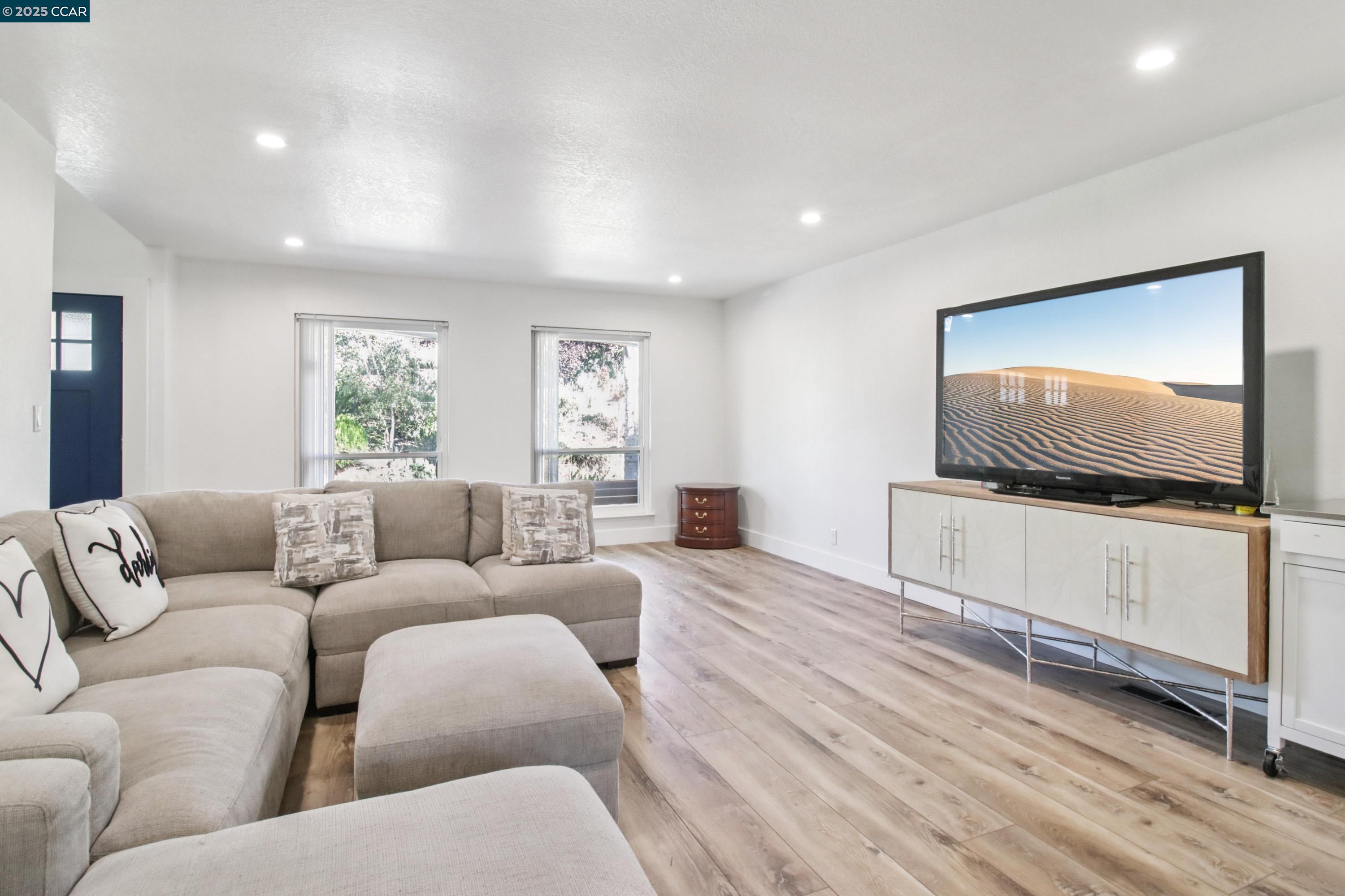 Detail Gallery Image 10 of 45 For 2409 Lavender Dr, Walnut Creek,  CA 94596 - 5 Beds | 3 Baths