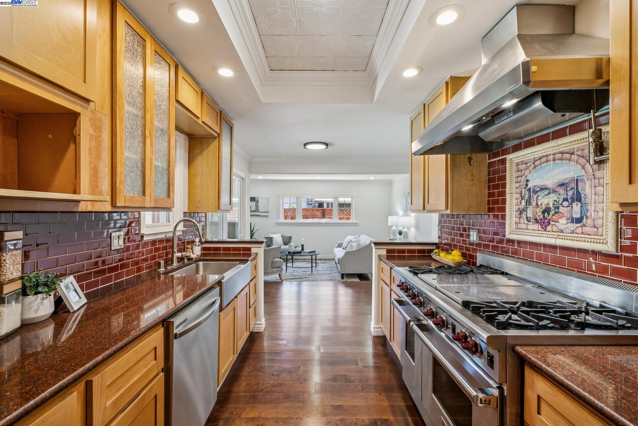 Detail Gallery Image 11 of 41 For 4661 Holland Dr, Pleasanton,  CA 94588 - 3 Beds | 2 Baths