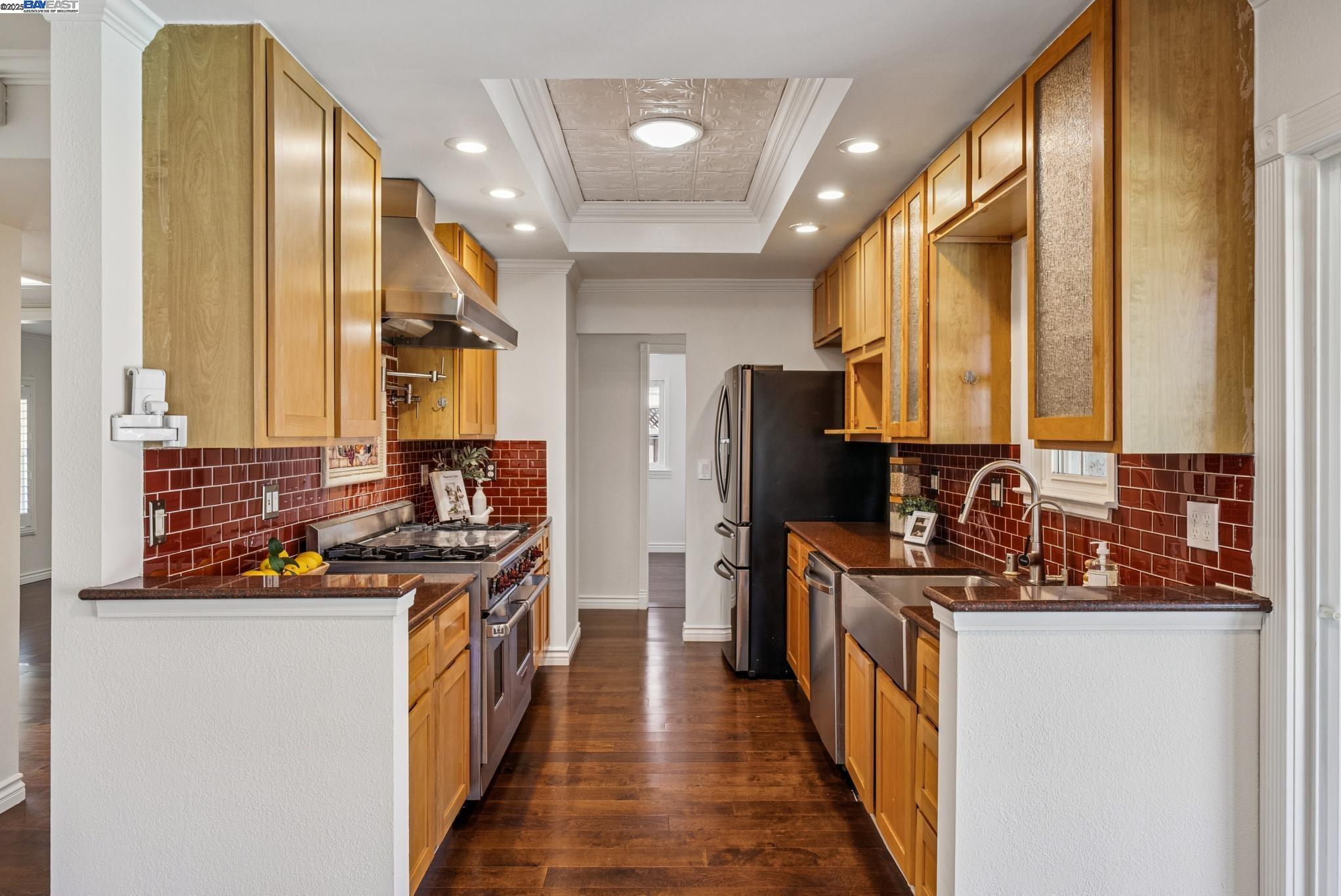 Detail Gallery Image 13 of 41 For 4661 Holland Dr, Pleasanton,  CA 94588 - 3 Beds | 2 Baths