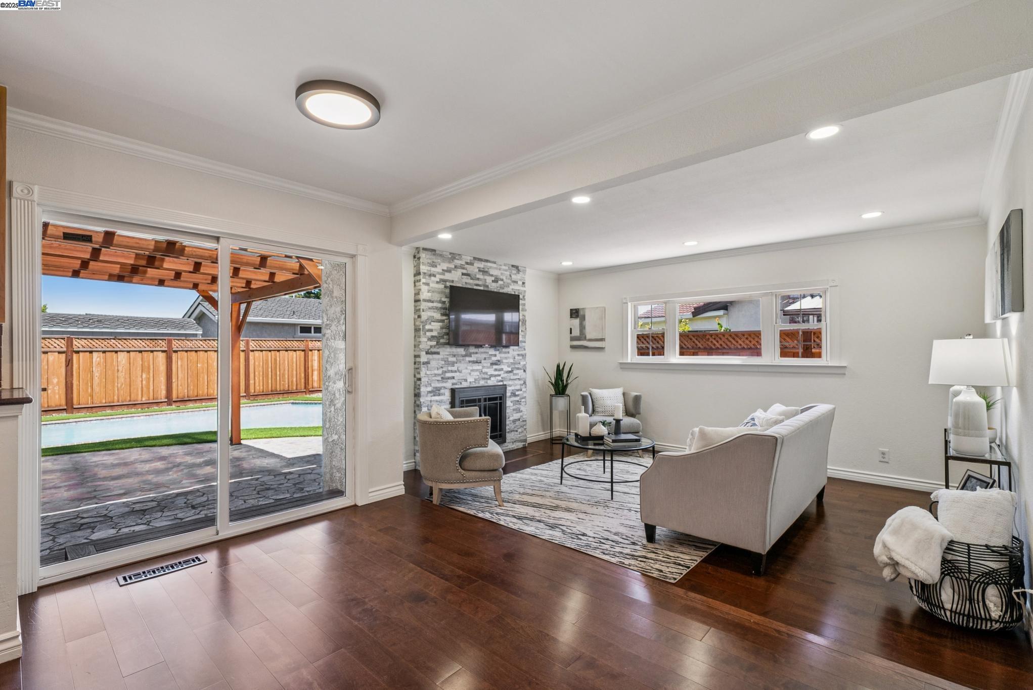 Detail Gallery Image 14 of 41 For 4661 Holland Dr, Pleasanton,  CA 94588 - 3 Beds | 2 Baths