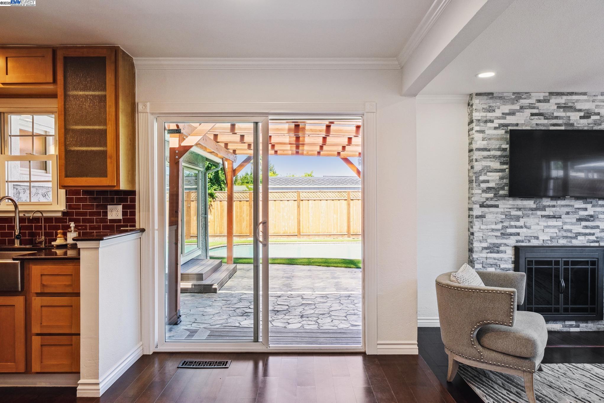 Detail Gallery Image 18 of 41 For 4661 Holland Dr, Pleasanton,  CA 94588 - 3 Beds | 2 Baths