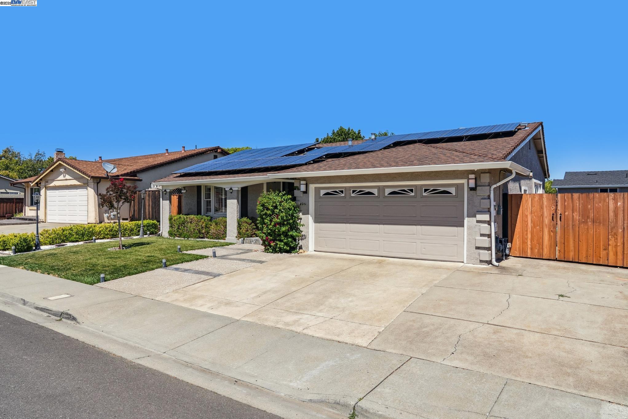 Detail Gallery Image 5 of 41 For 4661 Holland Dr, Pleasanton,  CA 94588 - 3 Beds | 2 Baths