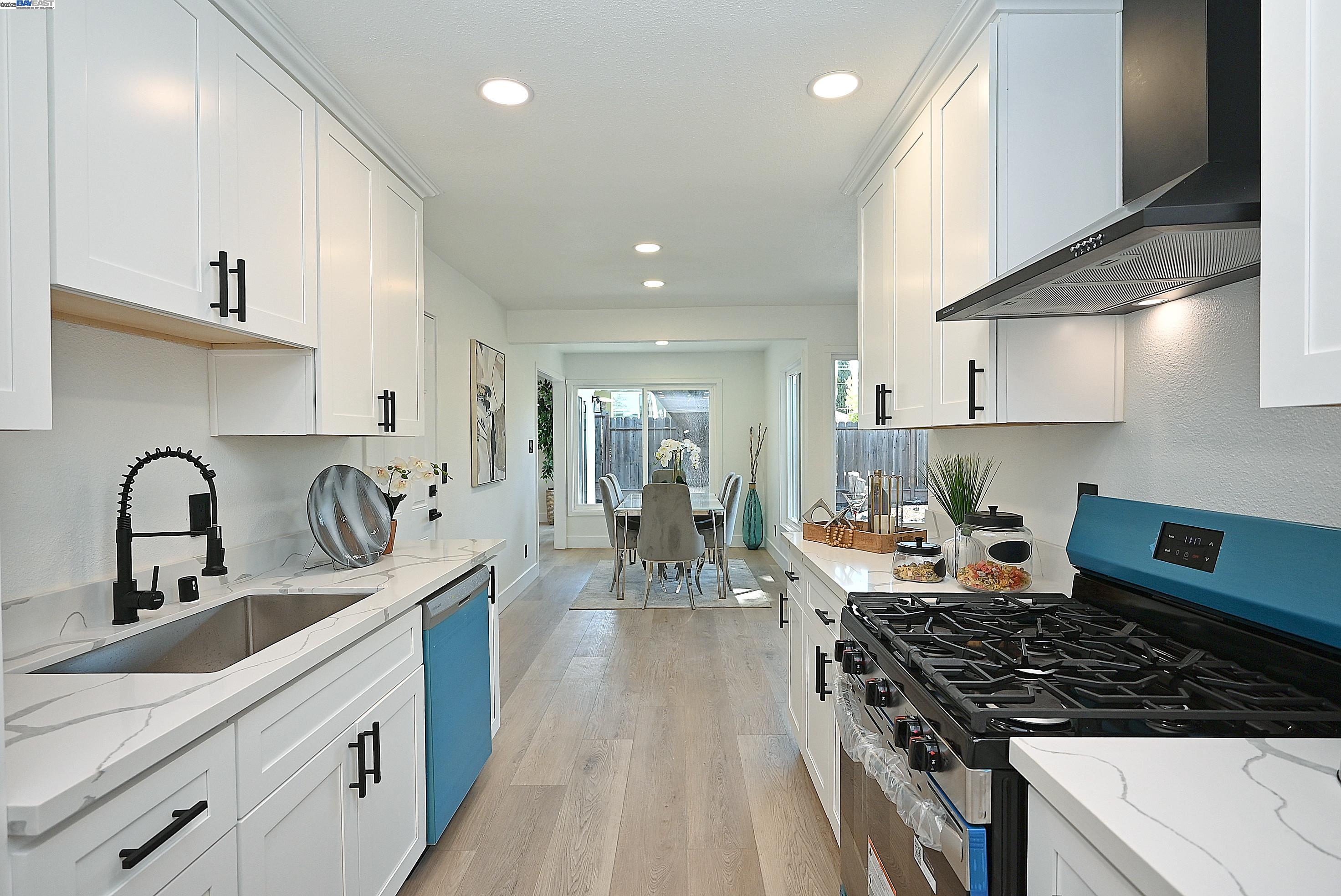 Detail Gallery Image 12 of 45 For 342 Clarke Ave, Livermore,  CA 94551 - 3 Beds | 2 Baths