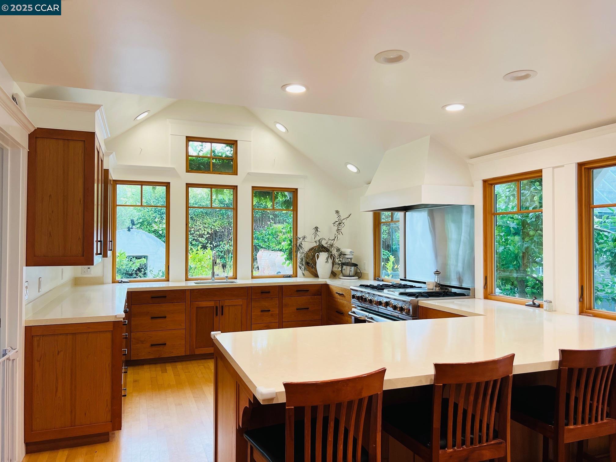 Detail Gallery Image 4 of 12 For 53 Knickerbocker Ln, Orinda,  CA 94563 - 4 Beds | 3 Baths