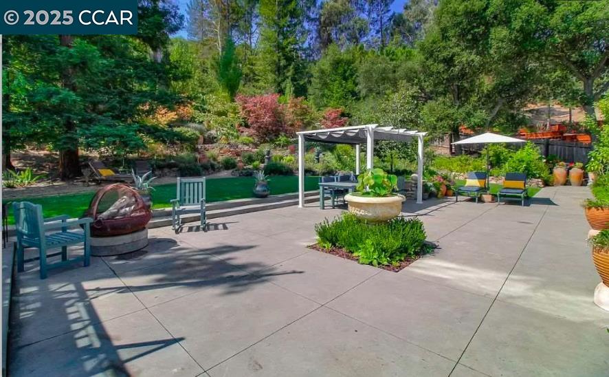 Detail Gallery Image 9 of 12 For 53 Knickerbocker Ln, Orinda,  CA 94563 - 4 Beds | 3 Baths