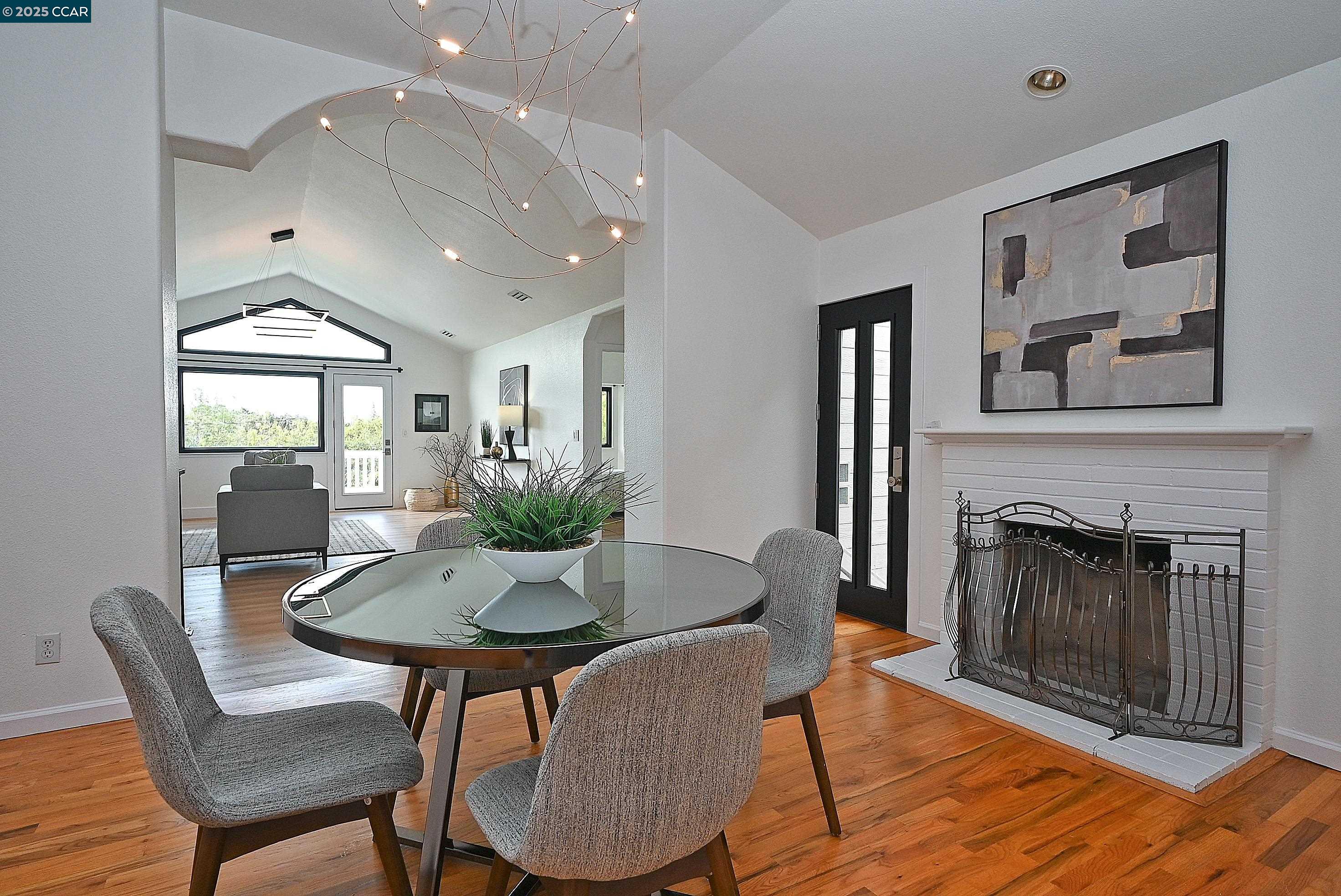 Detail Gallery Image 16 of 50 For 7548 Altura Place, Oakland,  CA 94605 - 3 Beds | 3 Baths