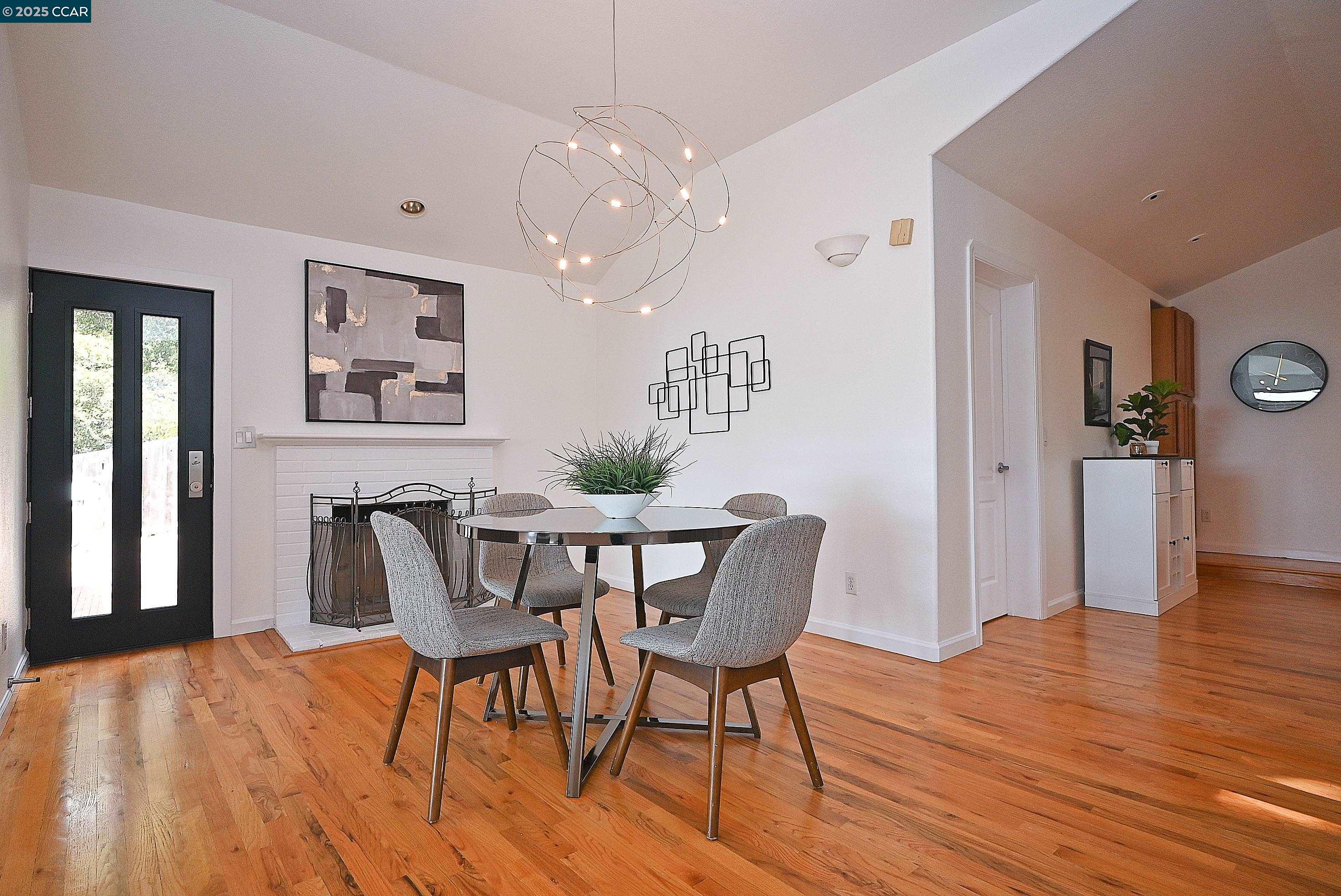 Detail Gallery Image 18 of 50 For 7548 Altura Place, Oakland,  CA 94605 - 3 Beds | 3 Baths