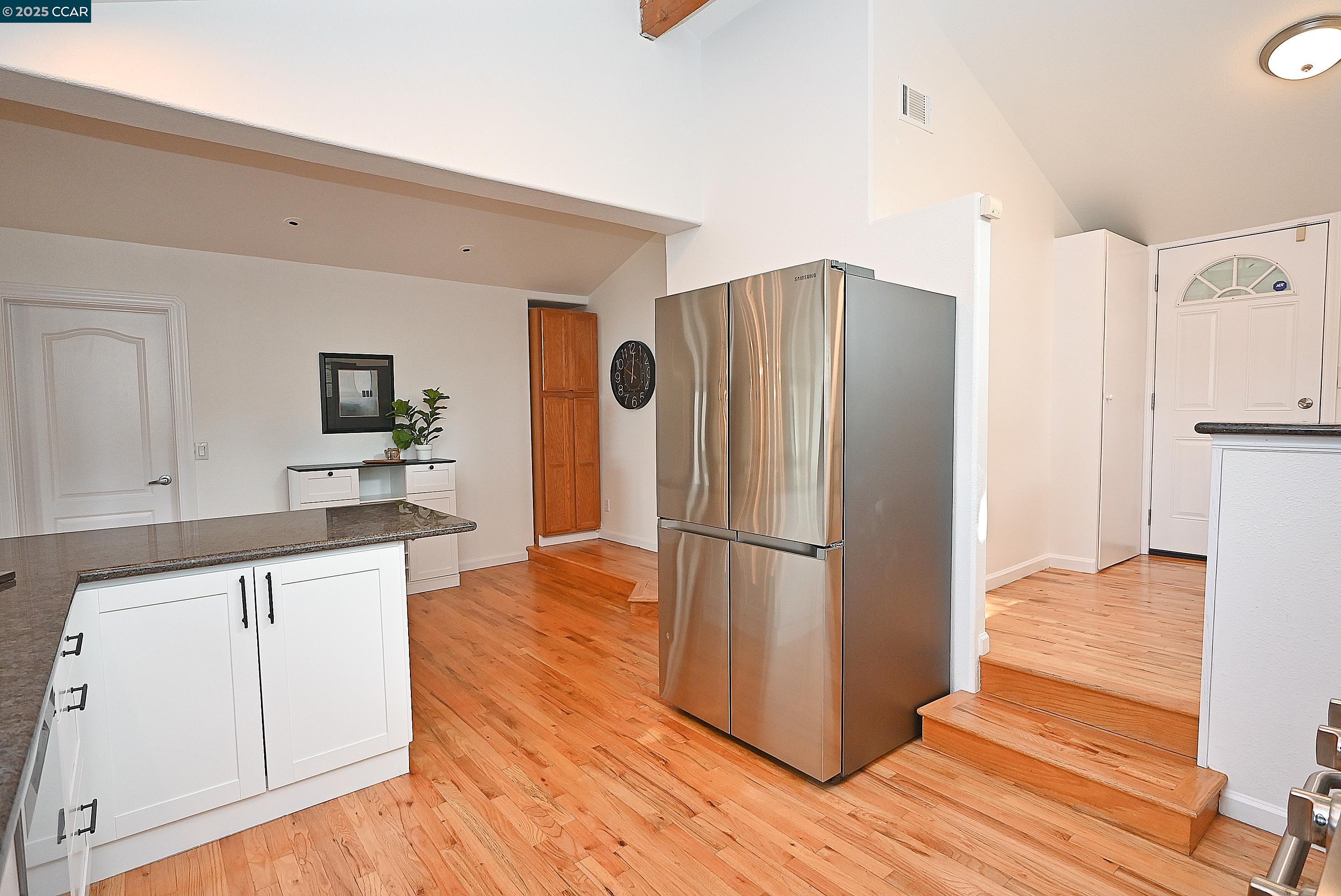 Detail Gallery Image 23 of 50 For 7548 Altura Place, Oakland,  CA 94605 - 3 Beds | 3 Baths