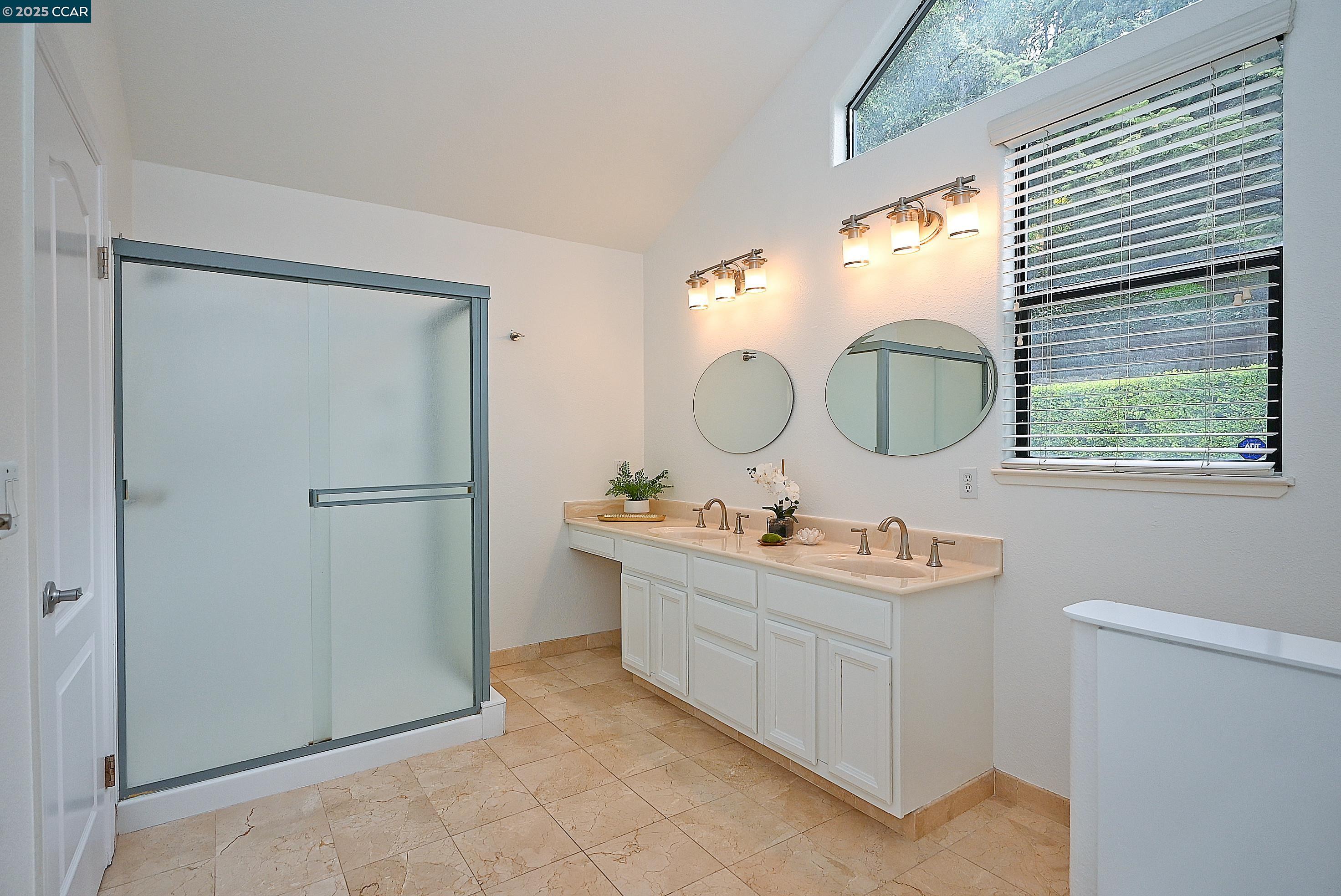 Detail Gallery Image 27 of 50 For 7548 Altura Place, Oakland,  CA 94605 - 3 Beds | 3 Baths