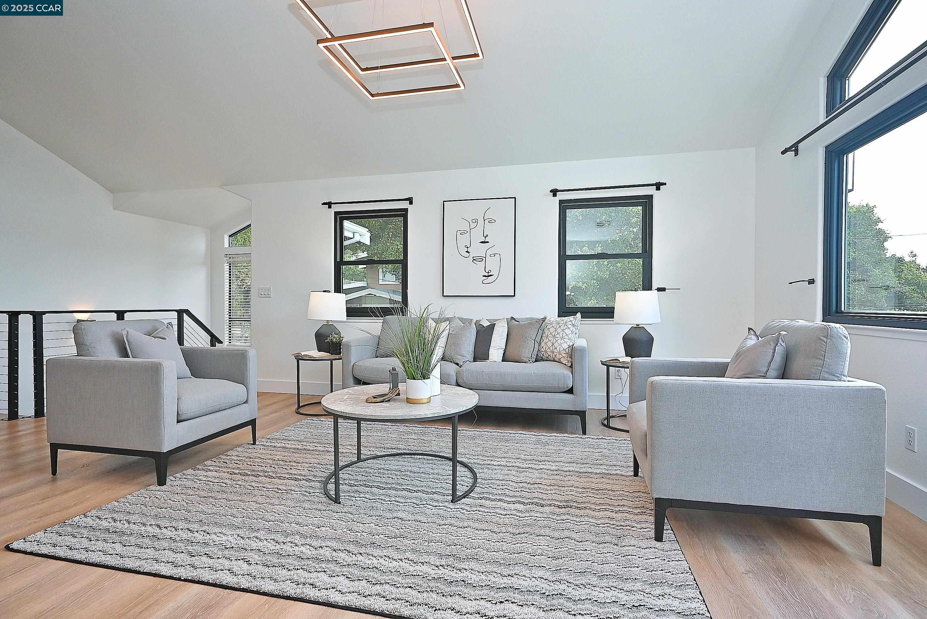 Detail Gallery Image 7 of 50 For 7548 Altura Place, Oakland,  CA 94605 - 3 Beds | 3 Baths
