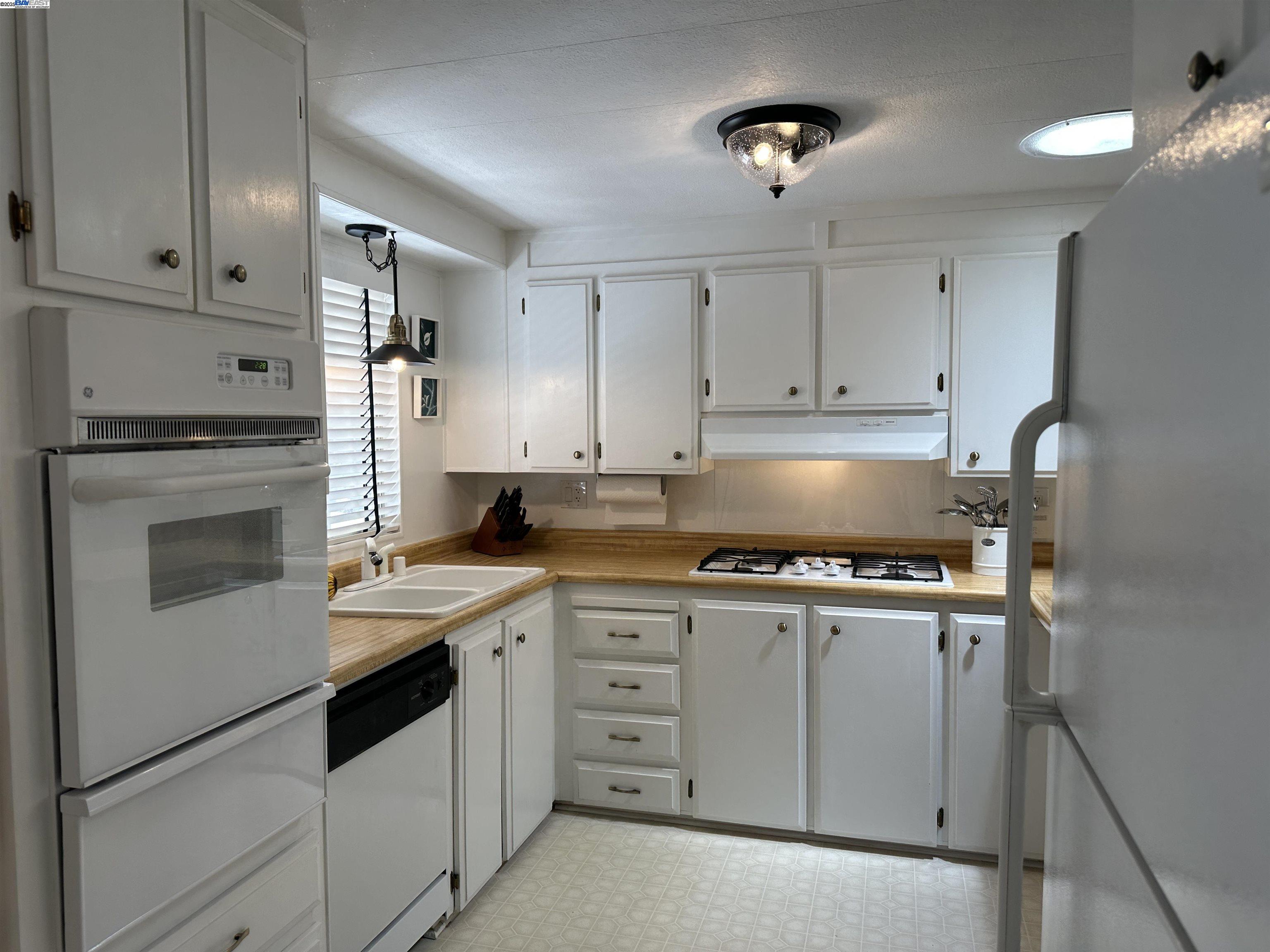 Detail Gallery Image 19 of 42 For 711 Old Canyon Rd. #154,  Fremont,  CA 94538 - 2 Beds | 2 Baths
