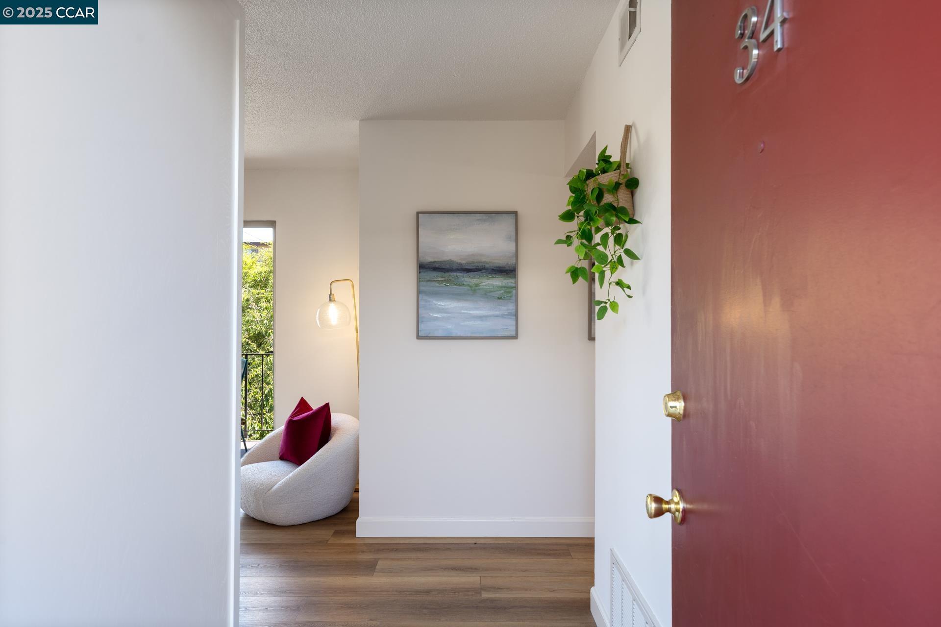 Detail Gallery Image 2 of 29 For 10 Moss Ave #34,  Oakland,  CA 94610 - 2 Beds | 2 Baths