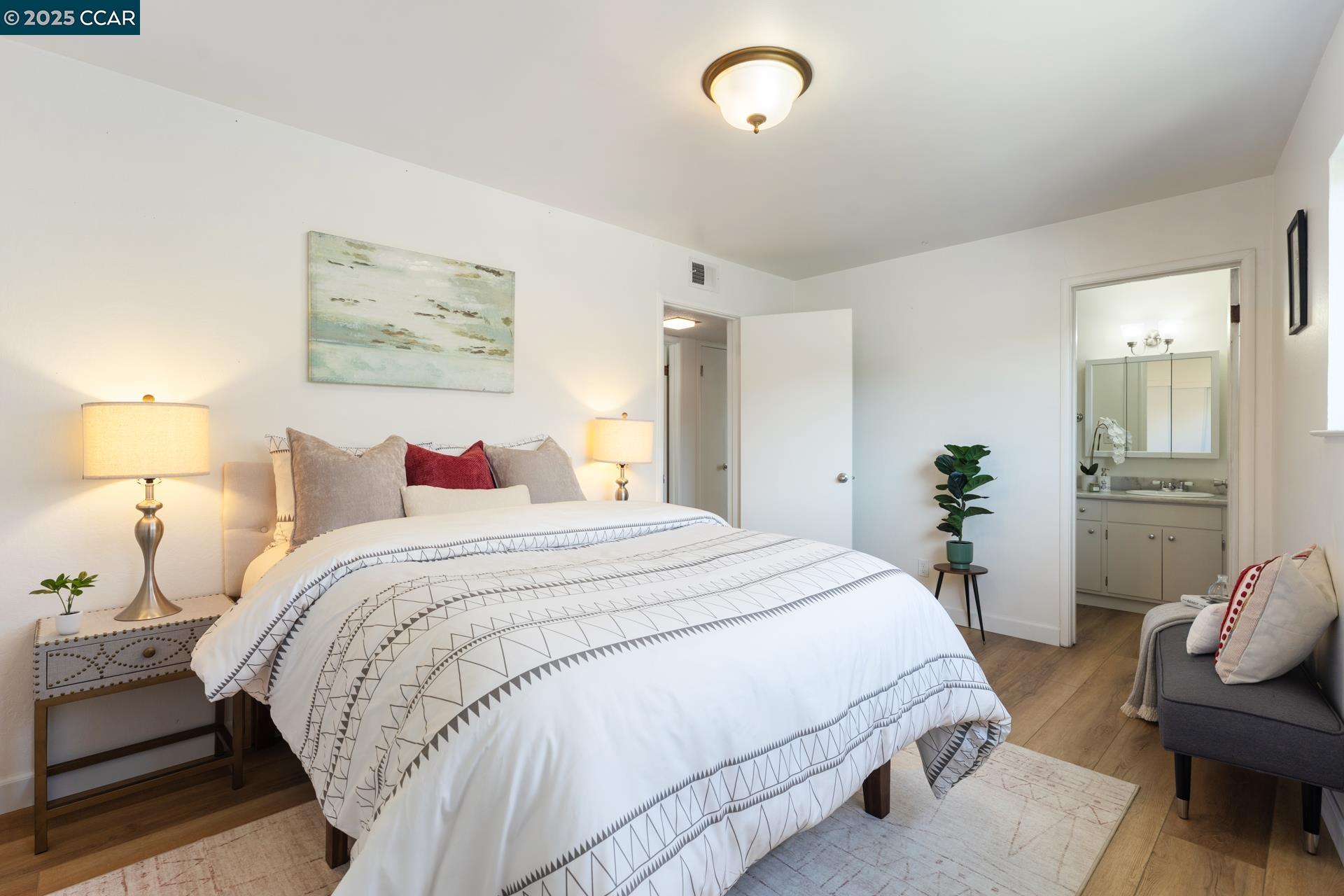 Detail Gallery Image 12 of 29 For 10 Moss Ave #34,  Oakland,  CA 94610 - 2 Beds | 2 Baths