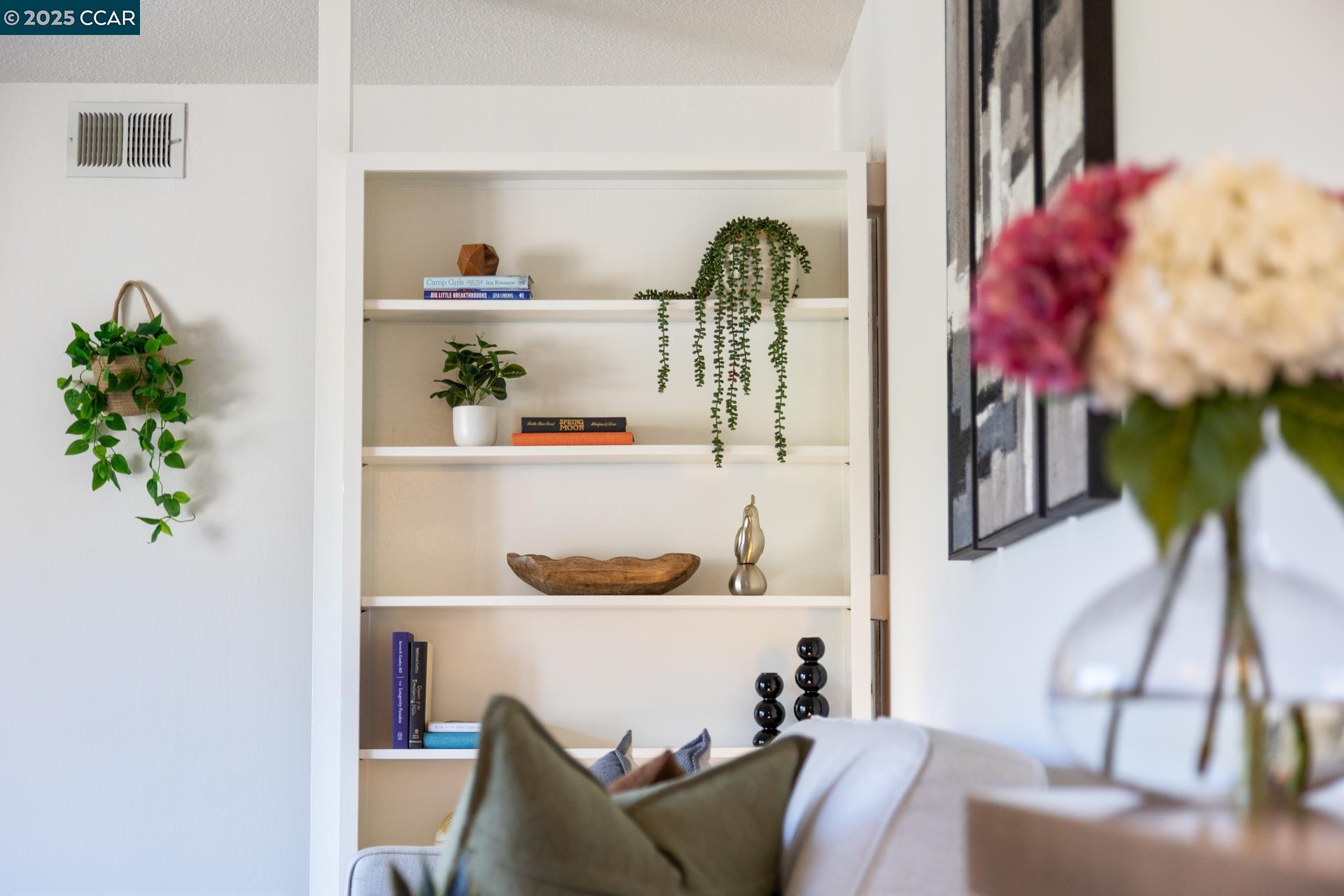Detail Gallery Image 9 of 29 For 10 Moss Ave #34,  Oakland,  CA 94610 - 2 Beds | 2 Baths