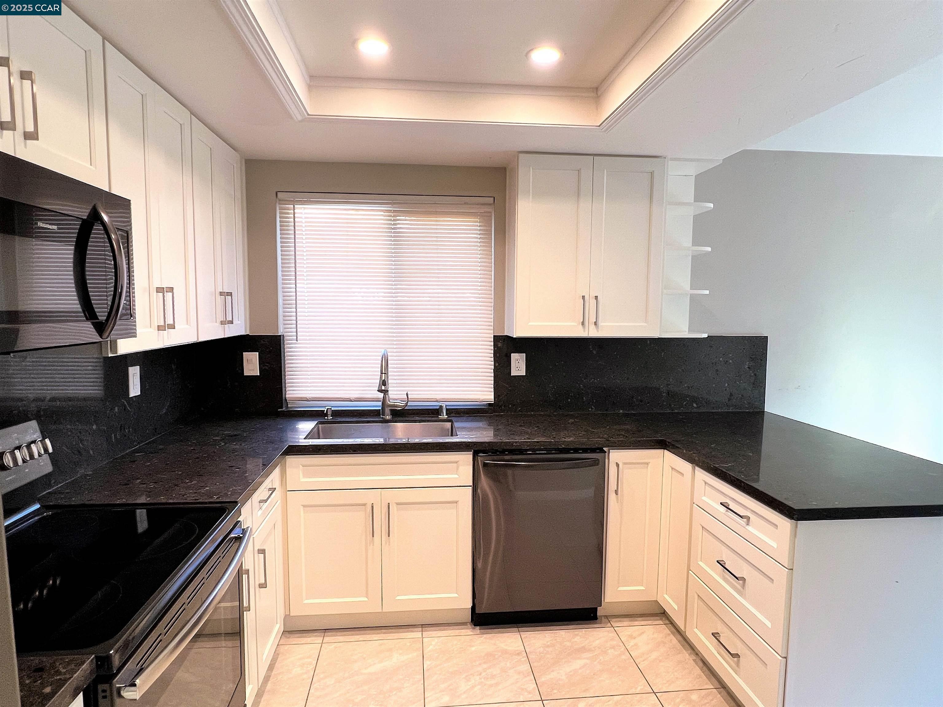 Detail Gallery Image 7 of 21 For 3325 G St, Antioch,  CA 94509 - 4 Beds | 2 Baths