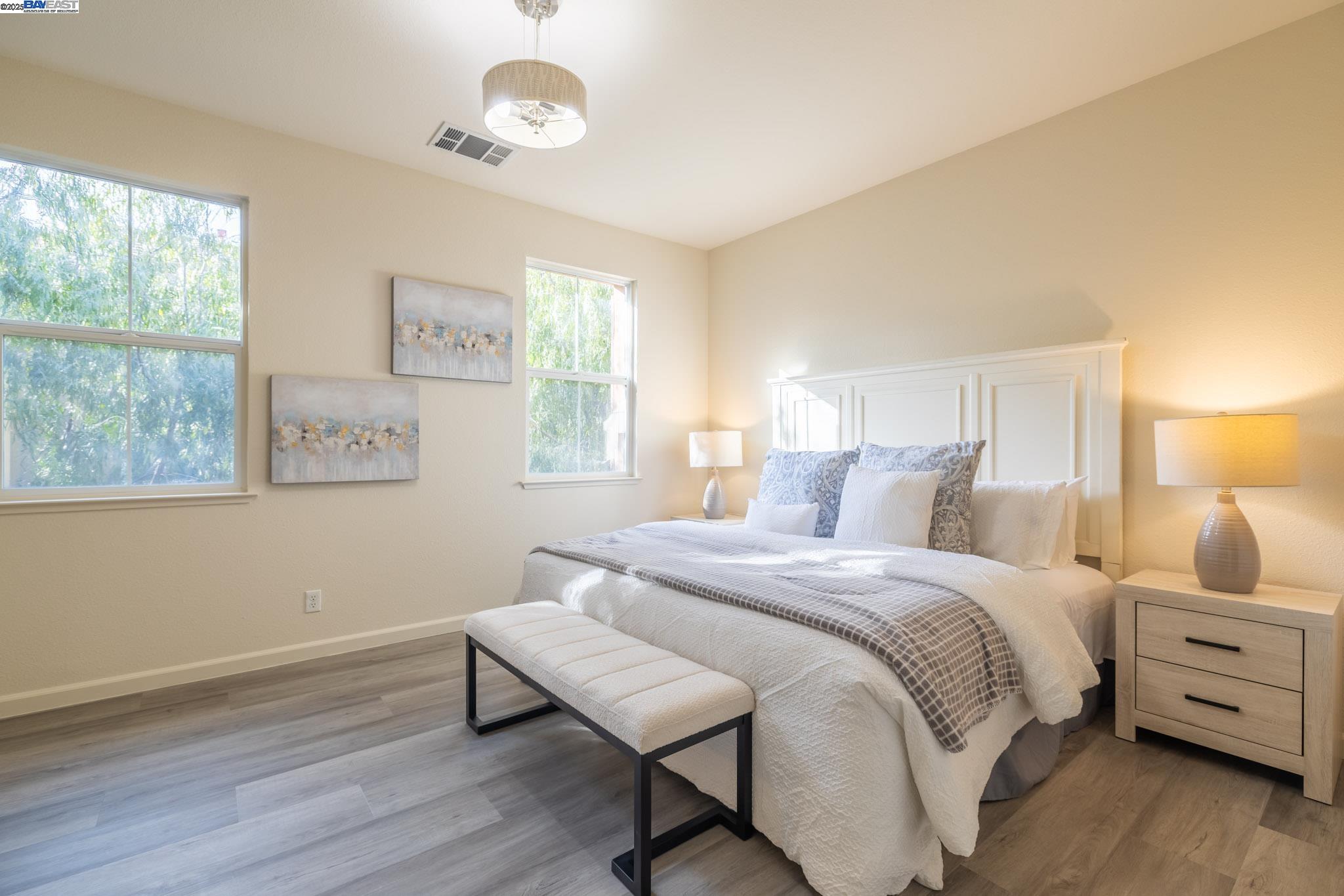 Detail Gallery Image 15 of 31 For 2200 Beech Cir, San Jose,  CA 95131 - 3 Beds | 3 Baths