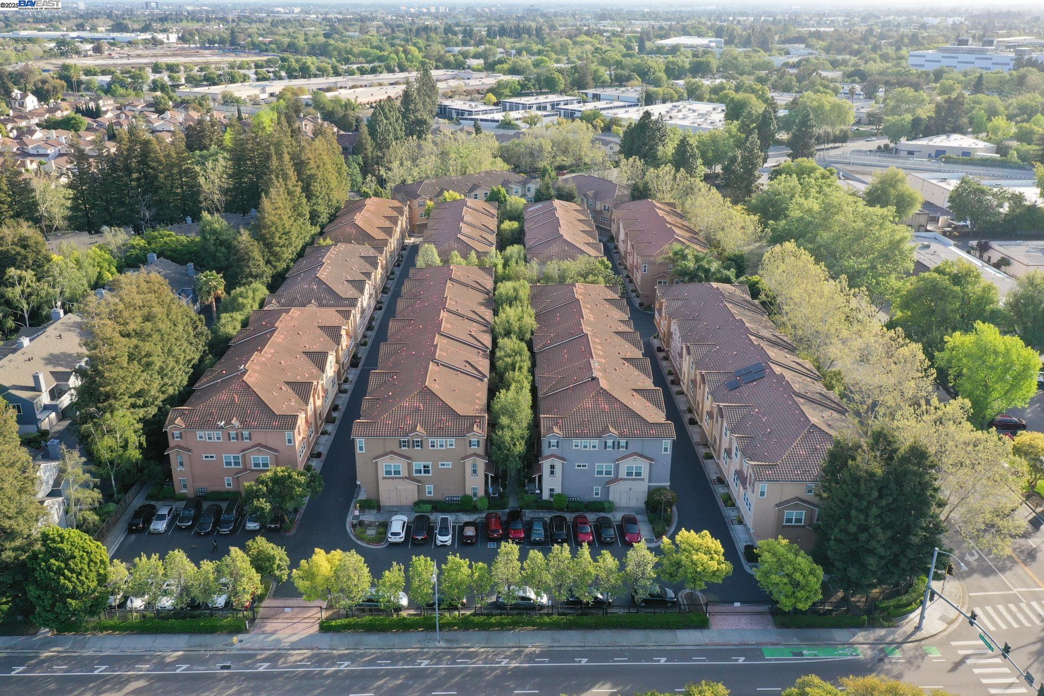 Detail Gallery Image 27 of 31 For 2200 Beech Cir, San Jose,  CA 95131 - 3 Beds | 3 Baths