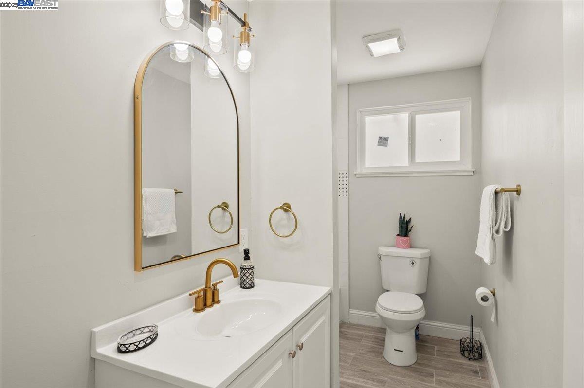 Detail Gallery Image 12 of 15 For 974 Ventura Ave, Livermore,  CA 94551 - 3 Beds | 2 Baths