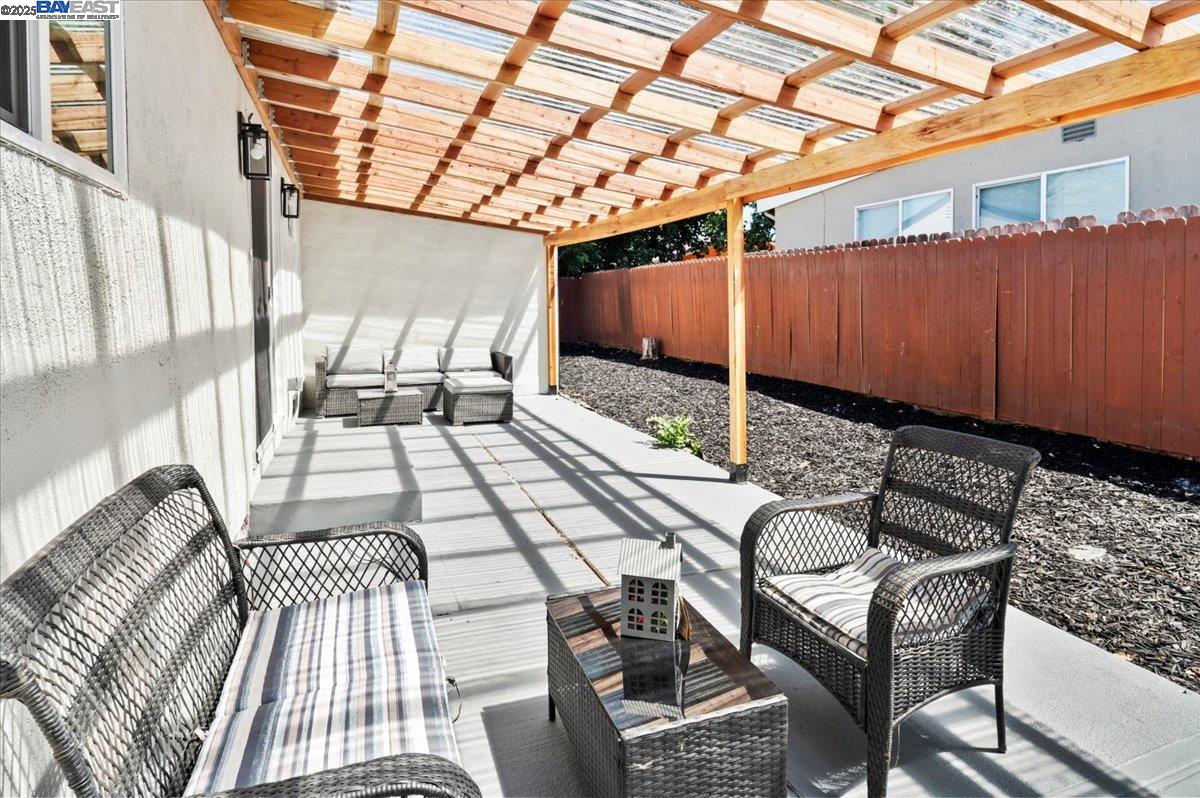 Detail Gallery Image 13 of 15 For 974 Ventura Ave, Livermore,  CA 94551 - 3 Beds | 2 Baths