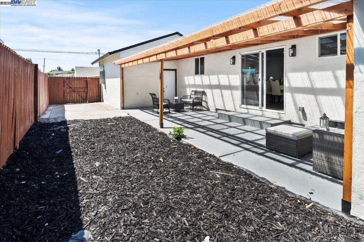 Detail Gallery Image 14 of 15 For 974 Ventura Ave, Livermore,  CA 94551 - 3 Beds | 2 Baths