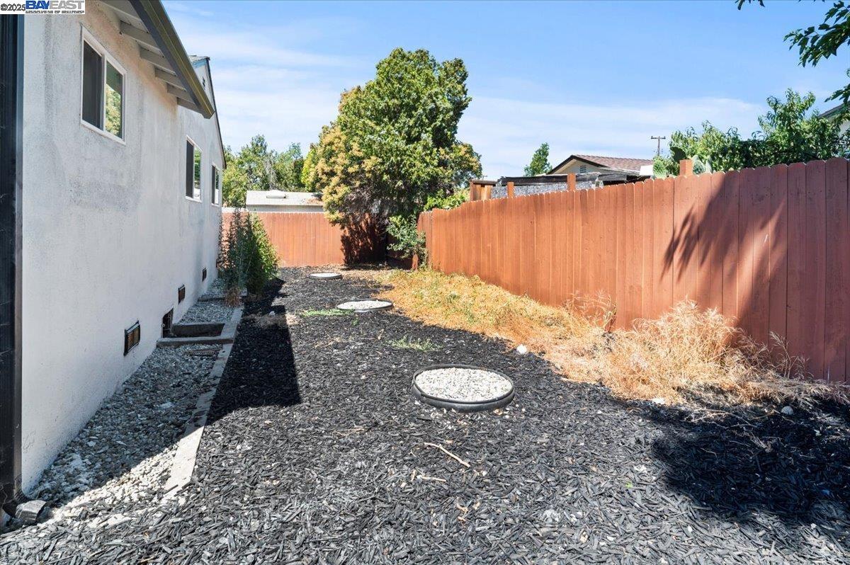 Detail Gallery Image 15 of 15 For 974 Ventura Ave, Livermore,  CA 94551 - 3 Beds | 2 Baths
