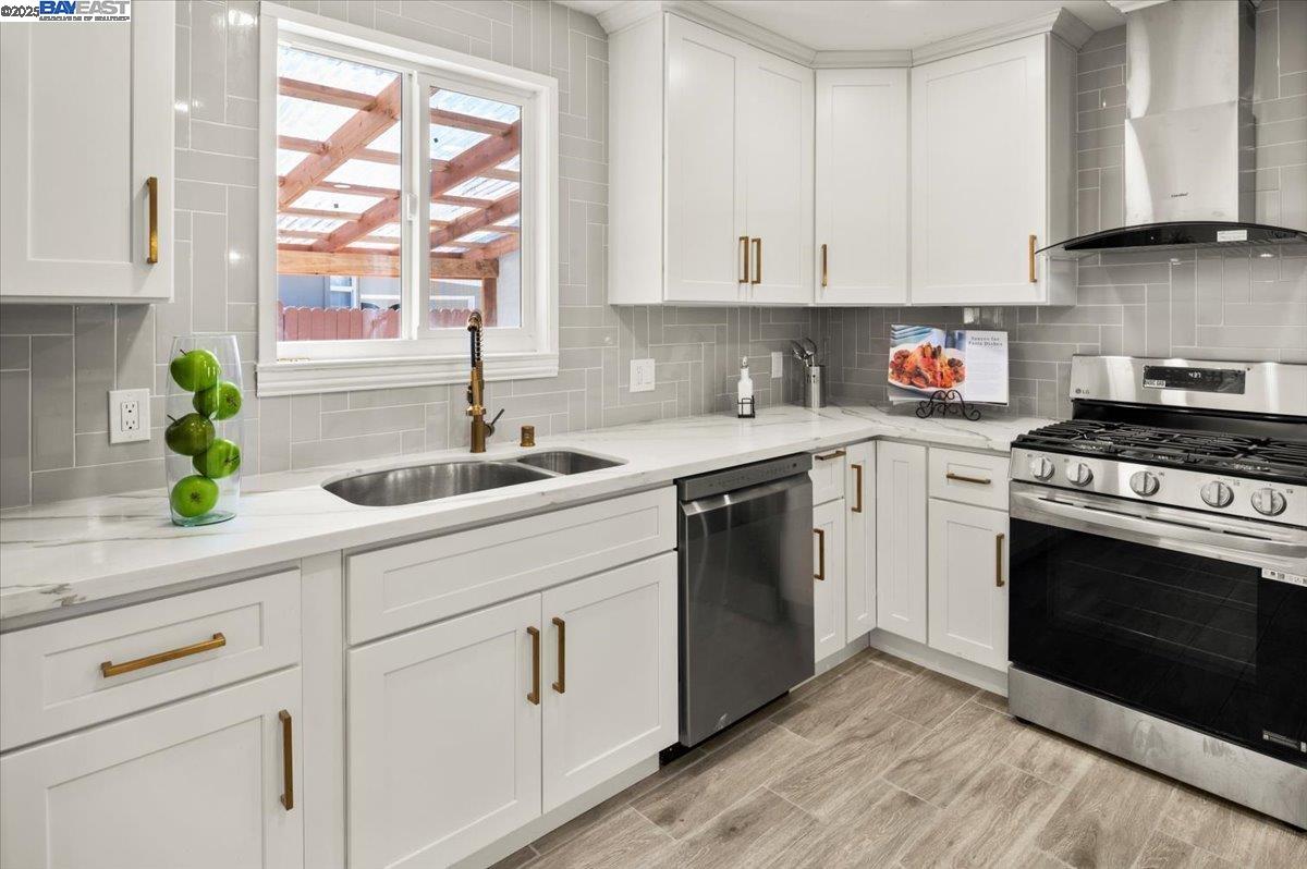 Detail Gallery Image 5 of 15 For 974 Ventura Ave, Livermore,  CA 94551 - 3 Beds | 2 Baths