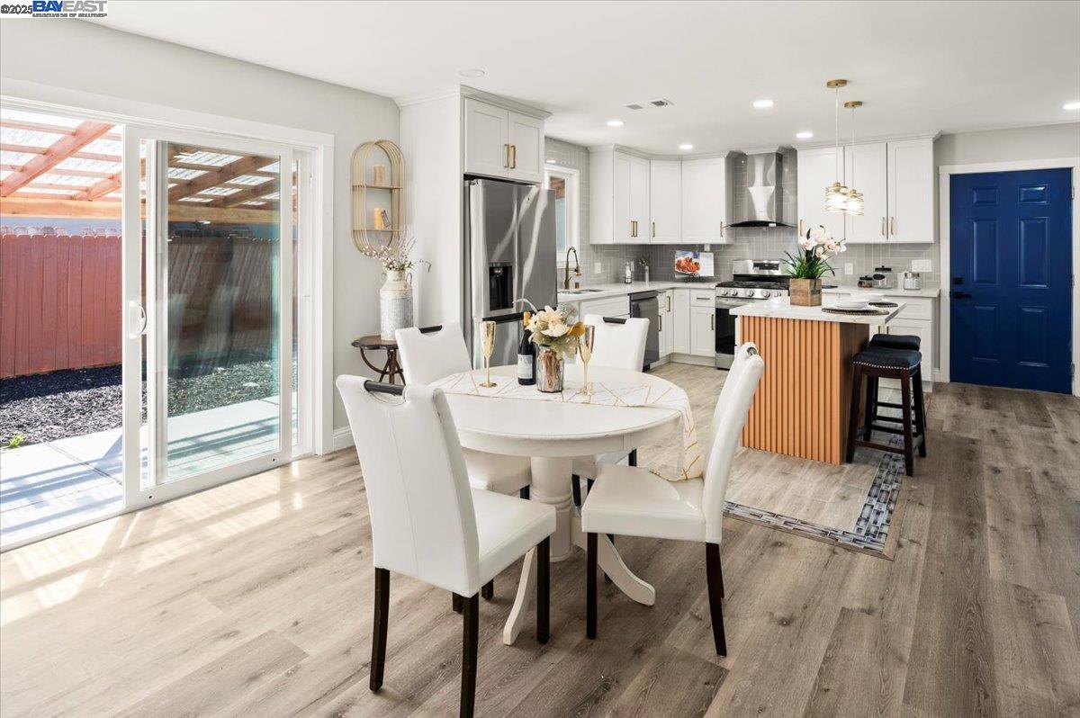 Detail Gallery Image 7 of 15 For 974 Ventura Ave, Livermore,  CA 94551 - 3 Beds | 2 Baths