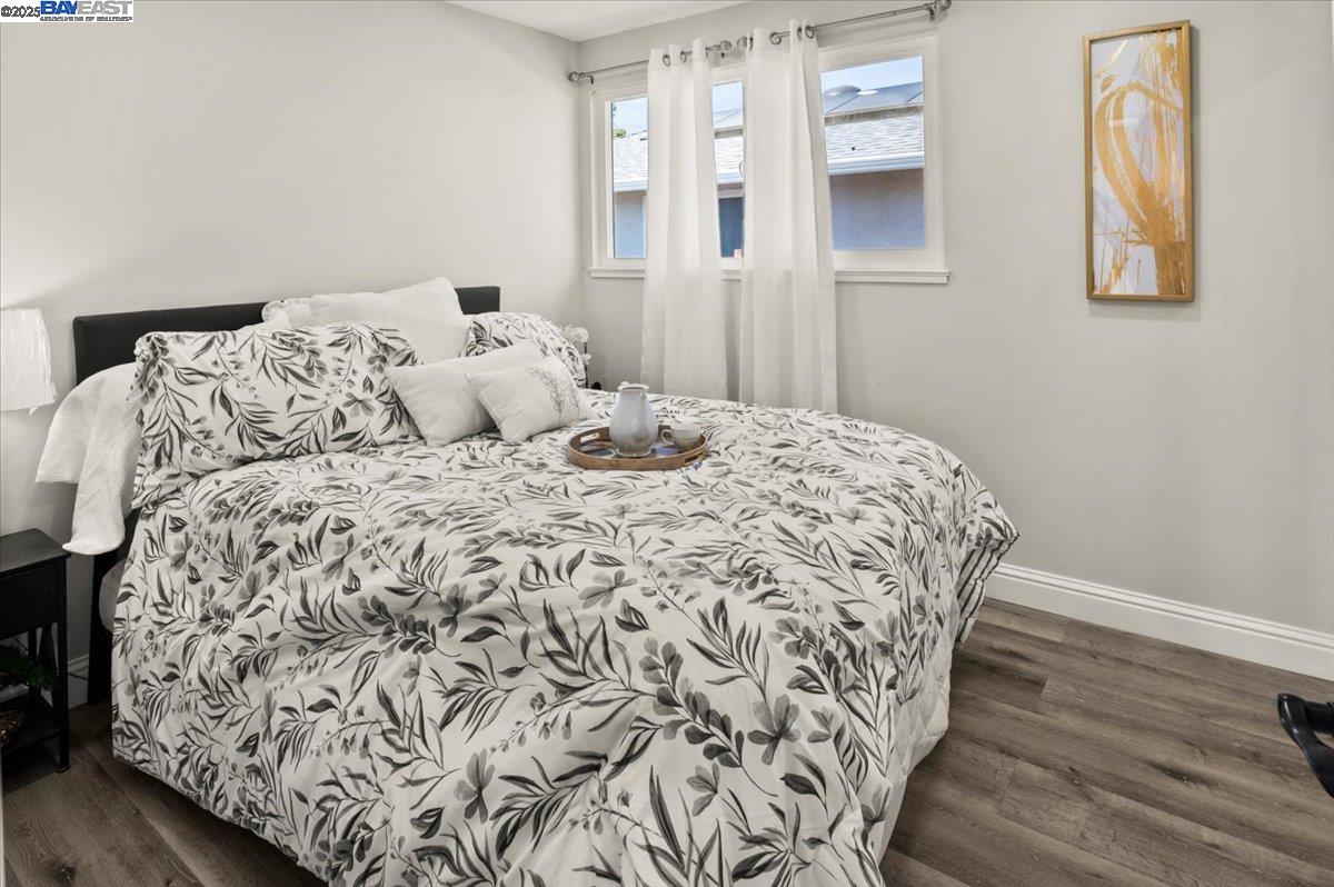 Detail Gallery Image 8 of 15 For 974 Ventura Ave, Livermore,  CA 94551 - 3 Beds | 2 Baths