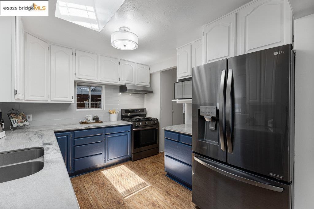 Detail Gallery Image 12 of 58 For 615 Manuel Dr, Novato,  CA 94945 - 4 Beds | 2 Baths