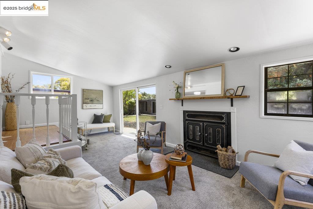 Detail Gallery Image 24 of 58 For 615 Manuel Dr, Novato,  CA 94945 - 4 Beds | 2 Baths