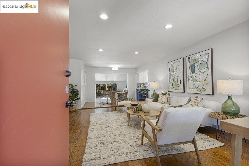 Detail Gallery Image 4 of 58 For 615 Manuel Dr, Novato,  CA 94945 - 4 Beds | 2 Baths