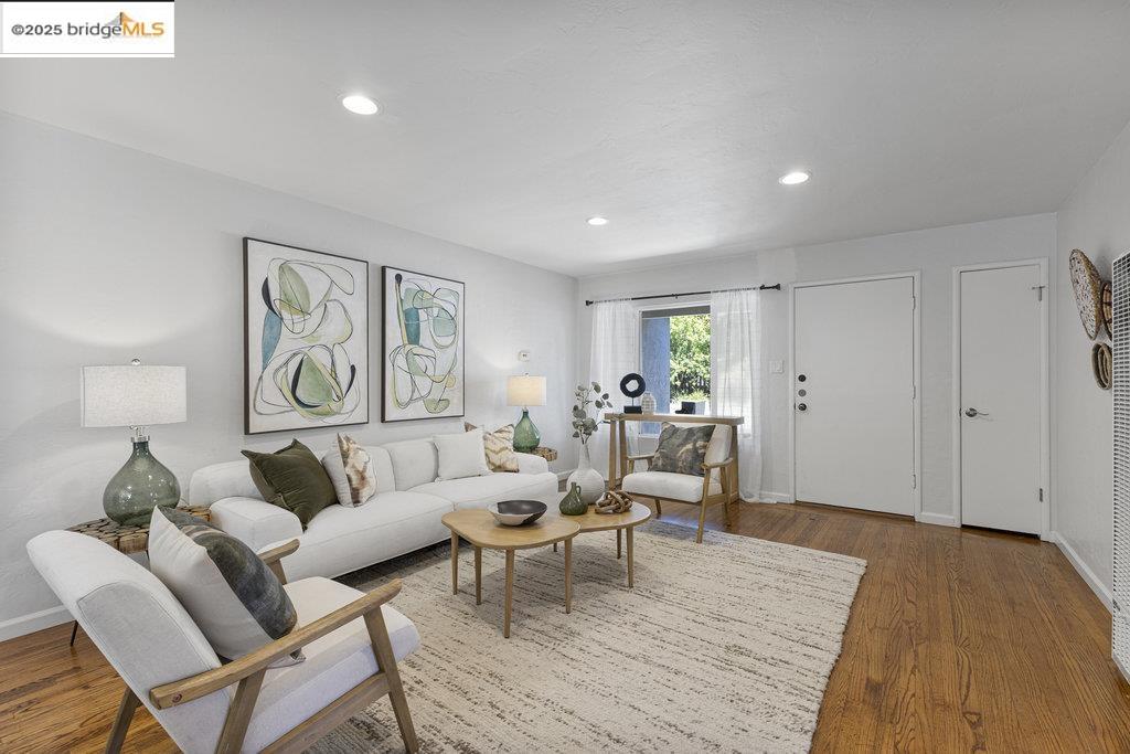 Detail Gallery Image 8 of 58 For 615 Manuel Dr, Novato,  CA 94945 - 4 Beds | 2 Baths