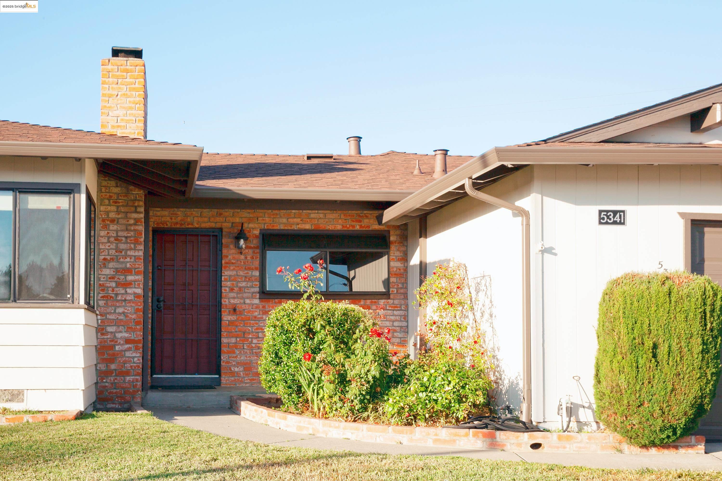 Detail Gallery Image 3 of 32 For 5341 Audubon Park Ct, Fremont,  CA 94538 - 3 Beds | 2 Baths