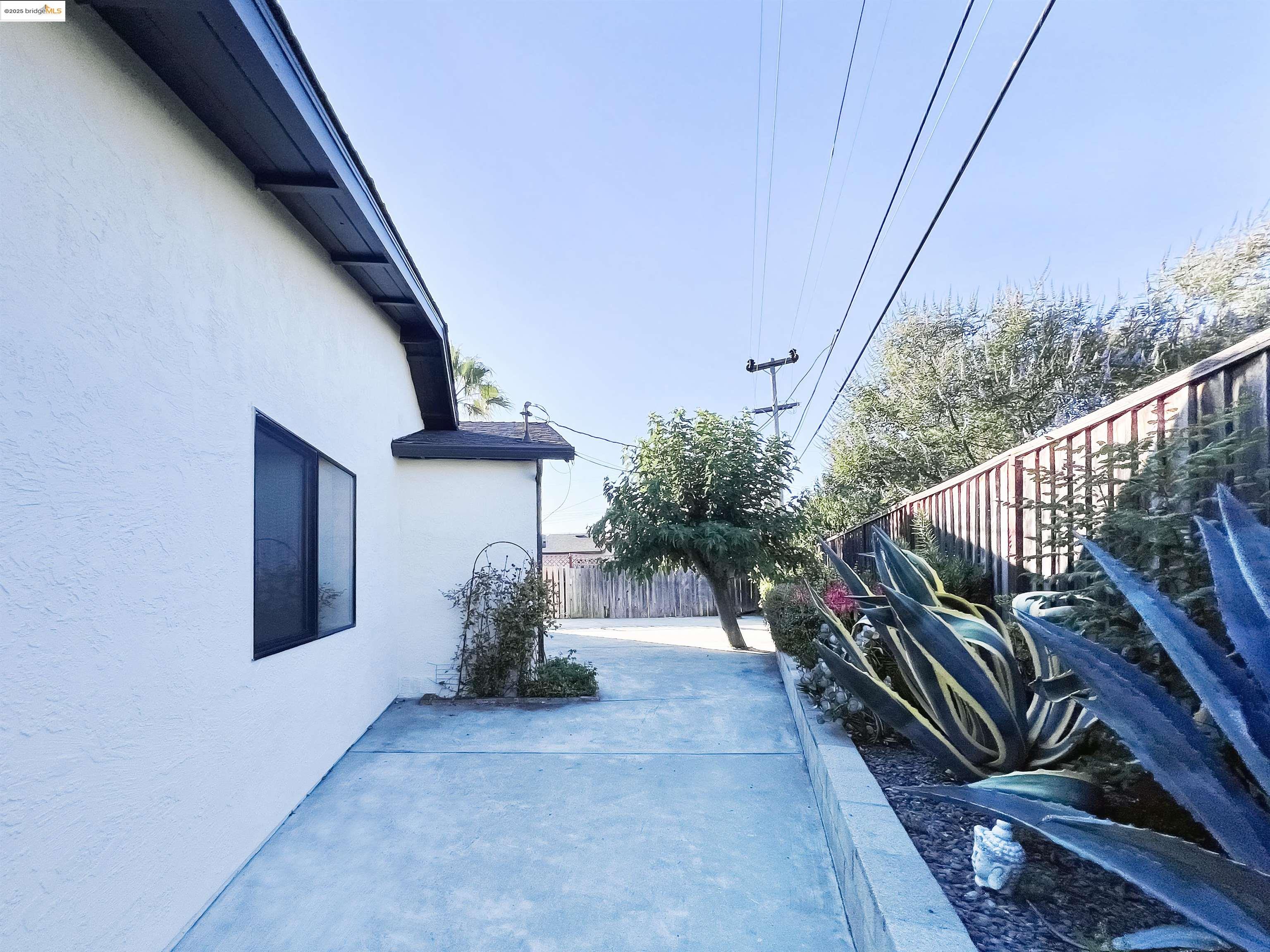 Detail Gallery Image 8 of 32 For 5341 Audubon Park Ct, Fremont,  CA 94538 - 3 Beds | 2 Baths